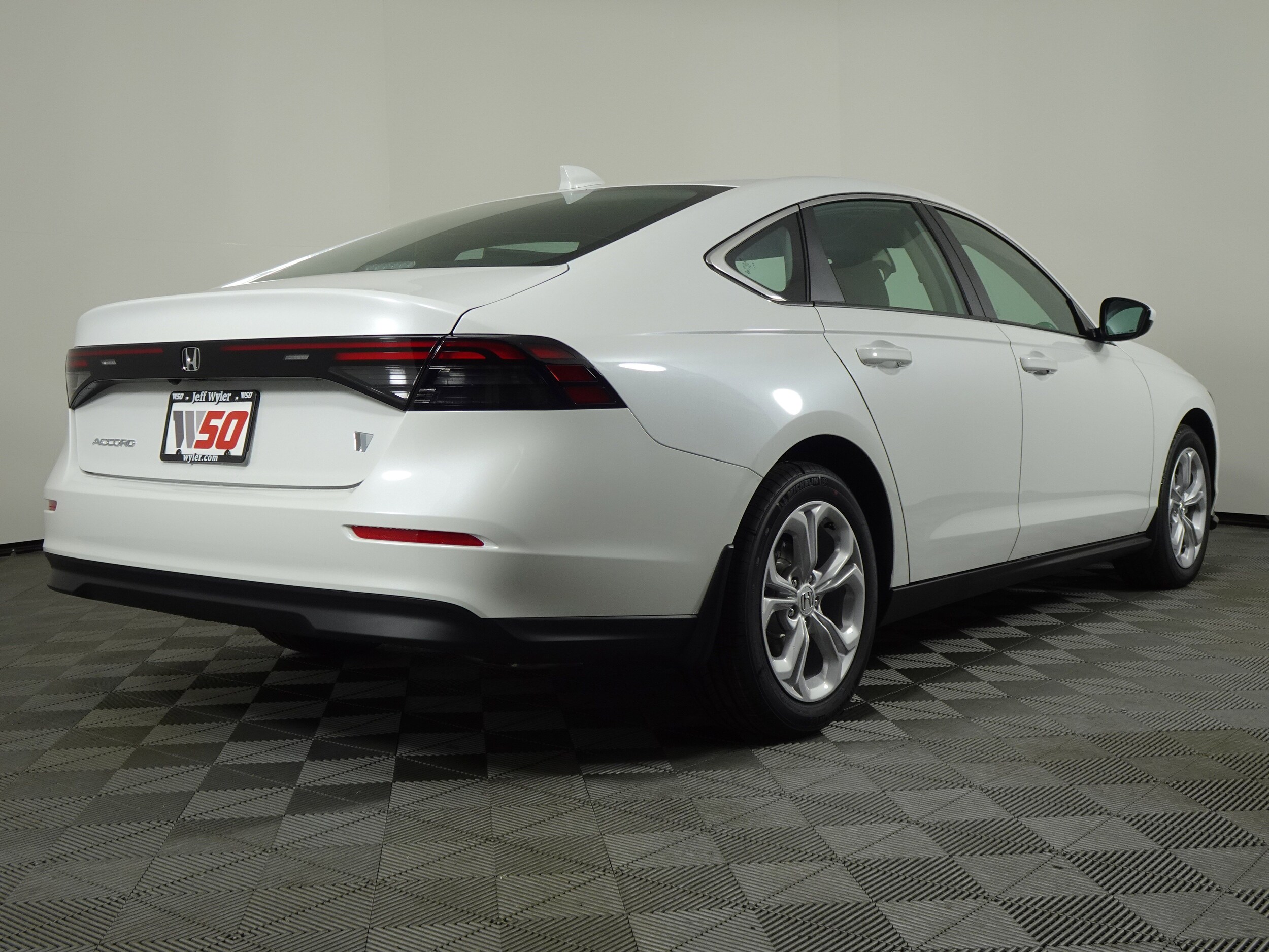 2025 Honda Accord LX photo 3
