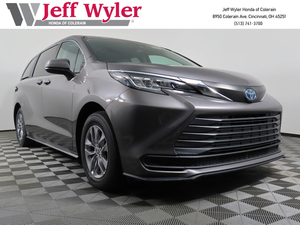 Used 2021 Toyota Sienna LE FWD 8-Passenger Van