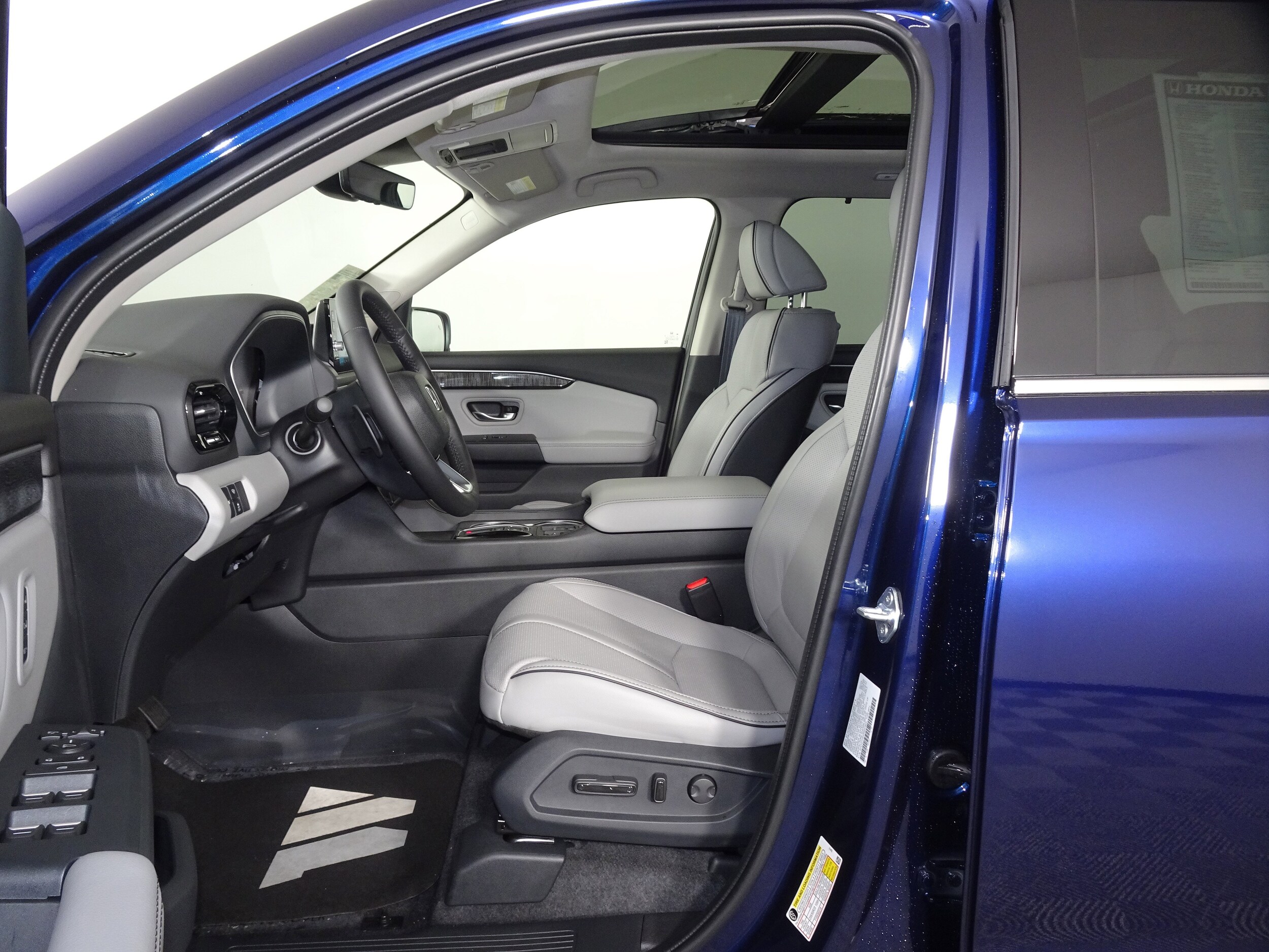 2025 Honda Pilot Elite photo 4