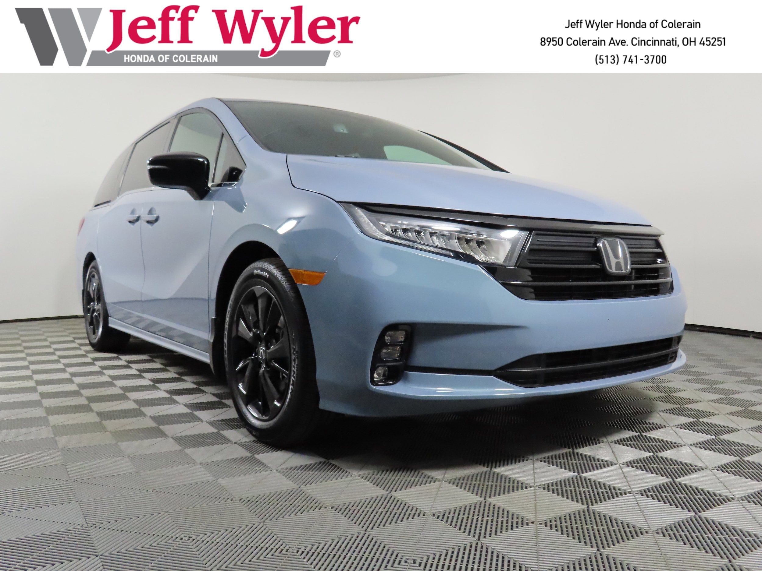 2023 Honda Odyssey SPORT's photo