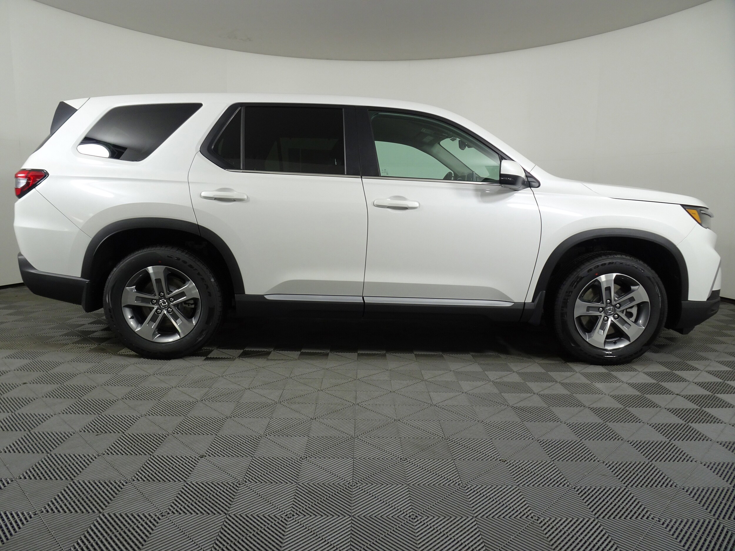2025 Honda Pilot EX-L photo 2