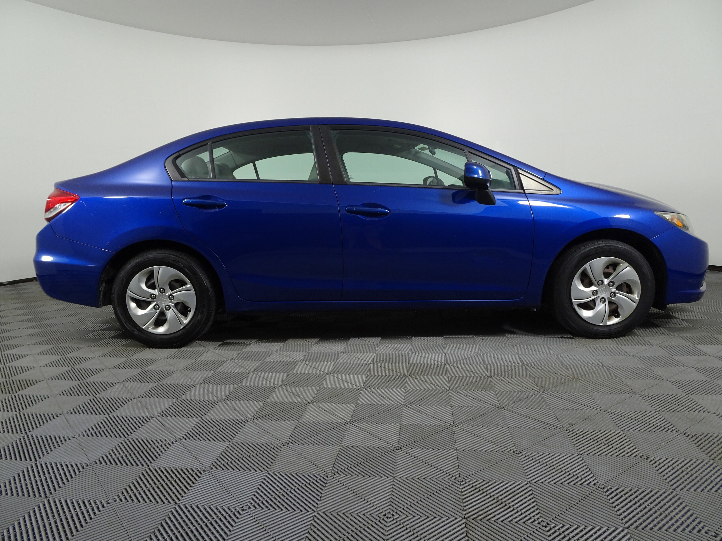 2013 Honda Civic LX photo 2