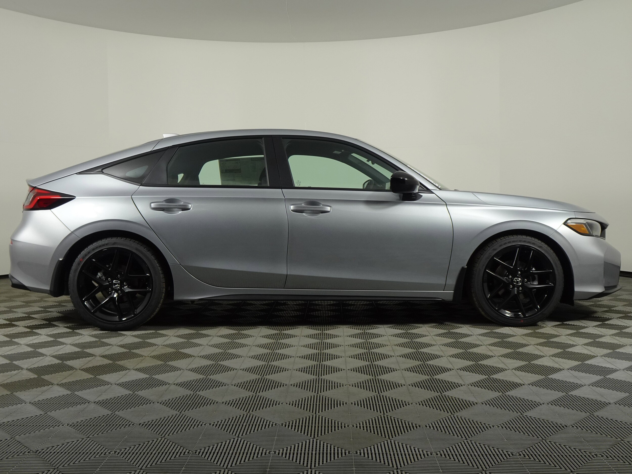 2025 Honda Civic Sport Hatchback photo 2