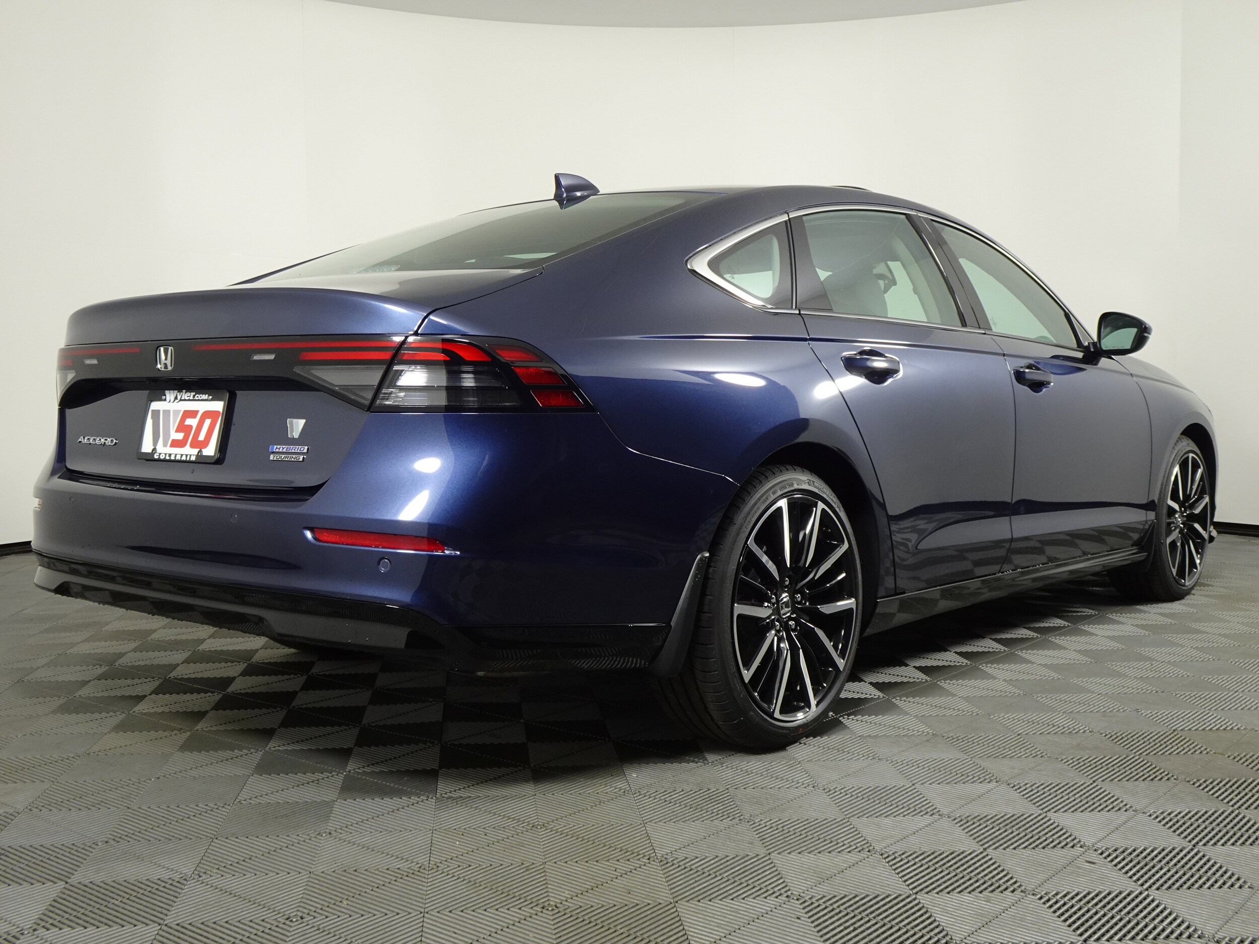2025 Honda Accord Hybrid Touring photo 3