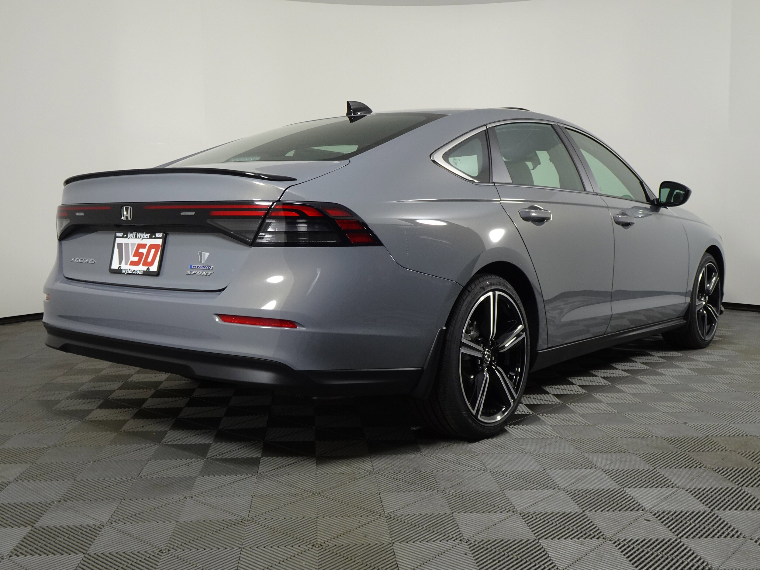 2025 Honda Accord Hybrid Sport photo 2