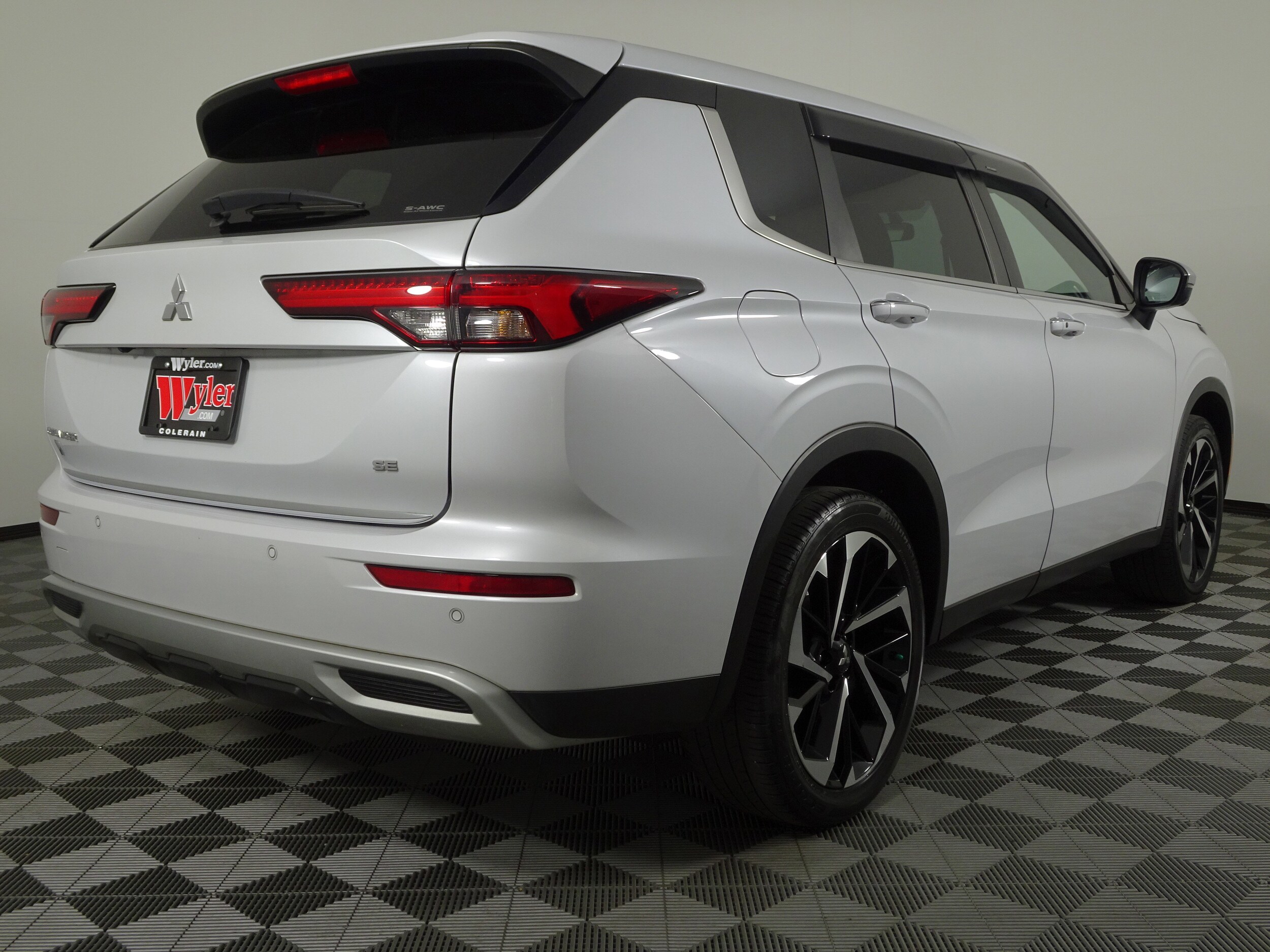 2022 Mitsubishi Outlander SE S-AWC photo 3