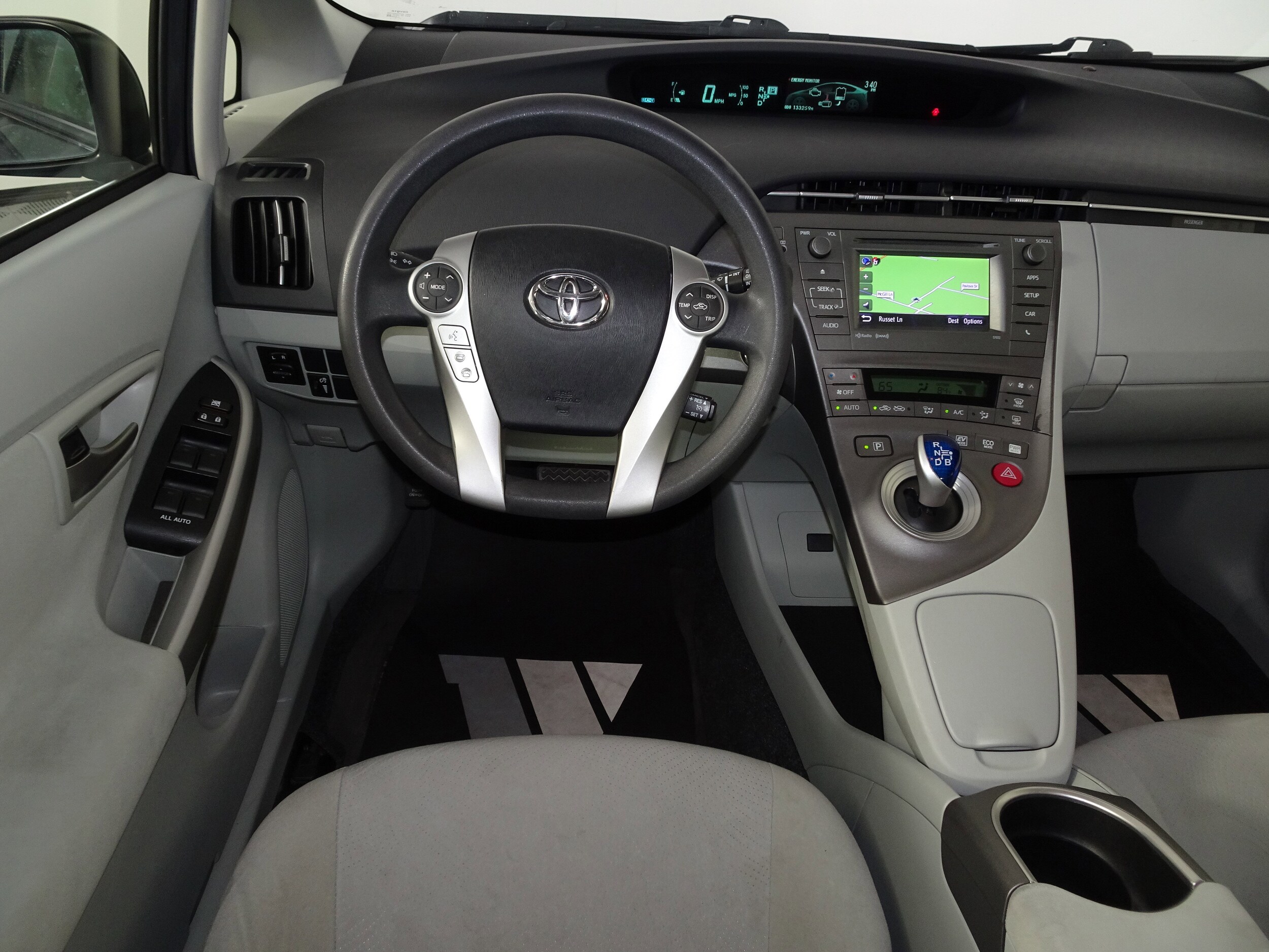 2013 Toyota Prius Three photo 4