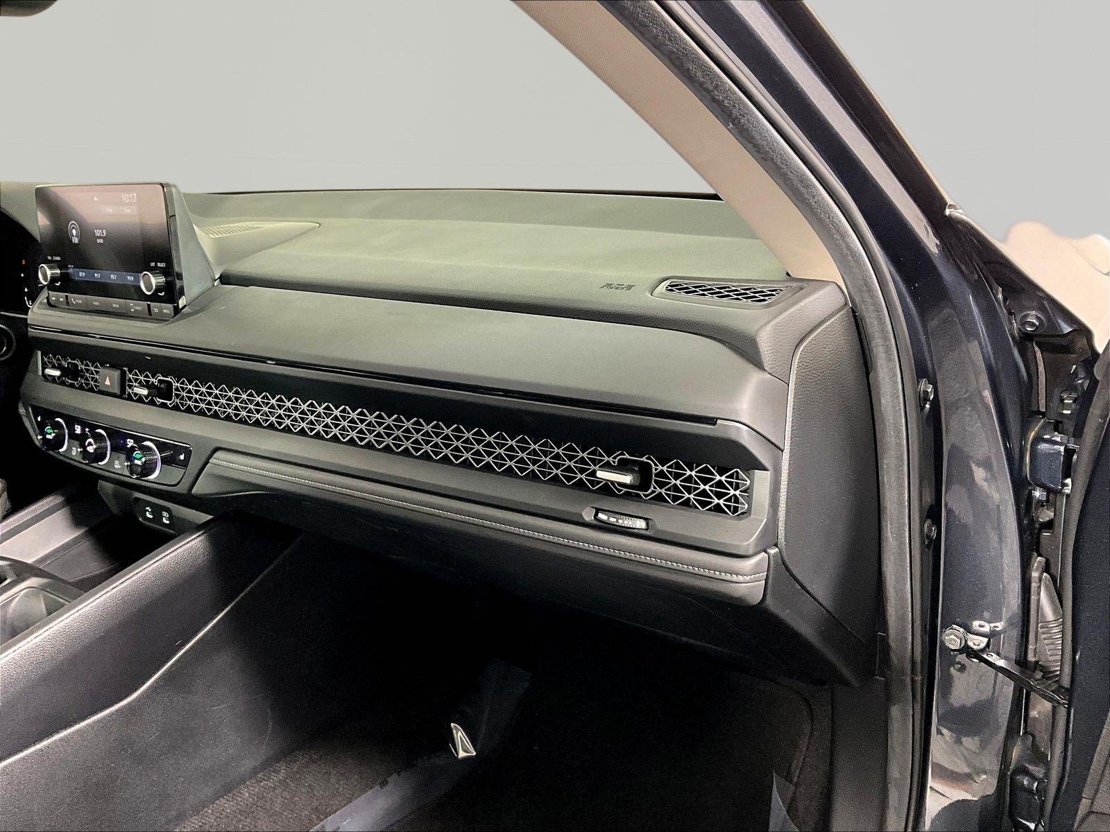 2025 Honda Accord SE - Photo 29