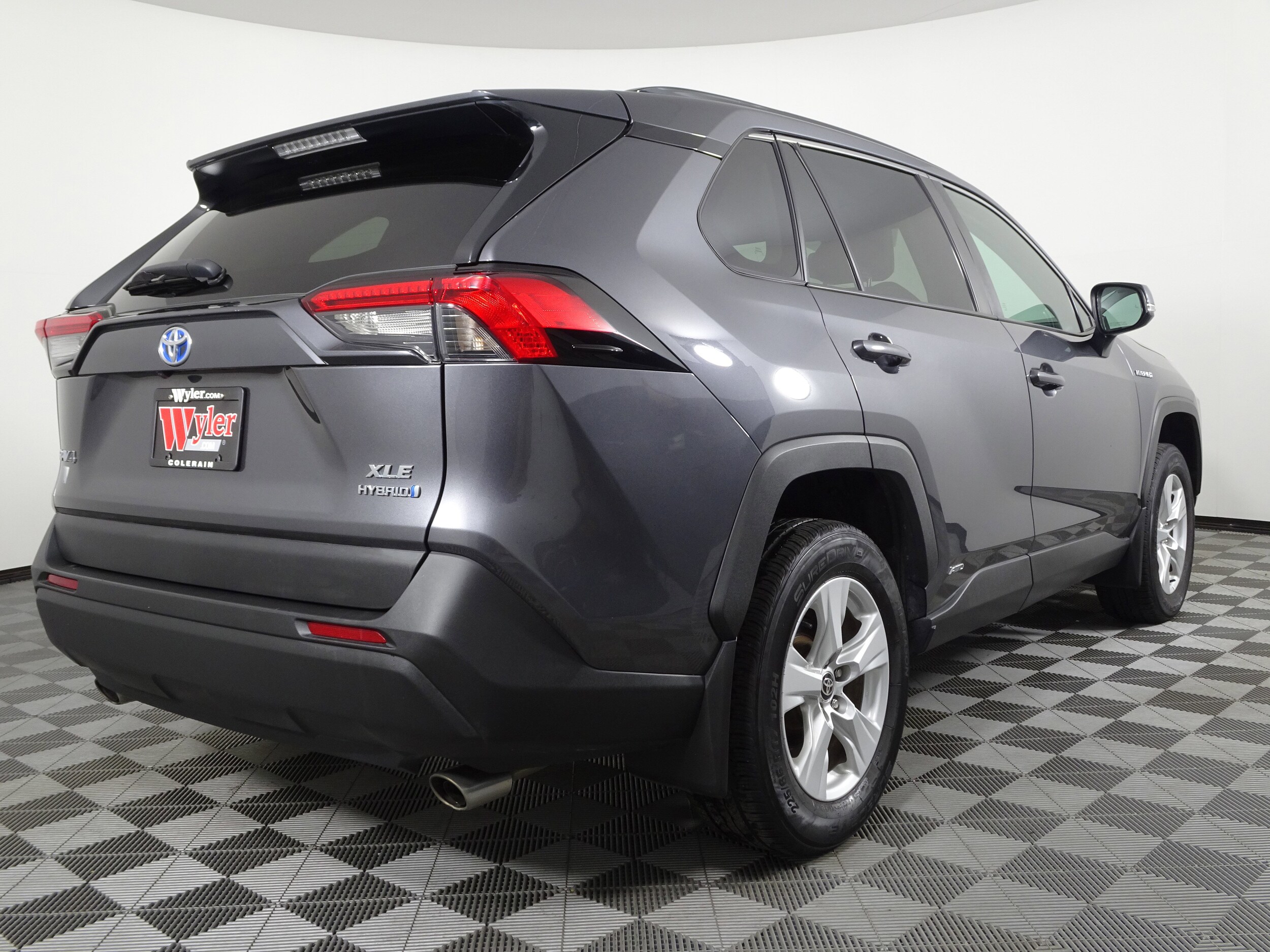 2021 Toyota RAV4 Hybrid XLE photo 3