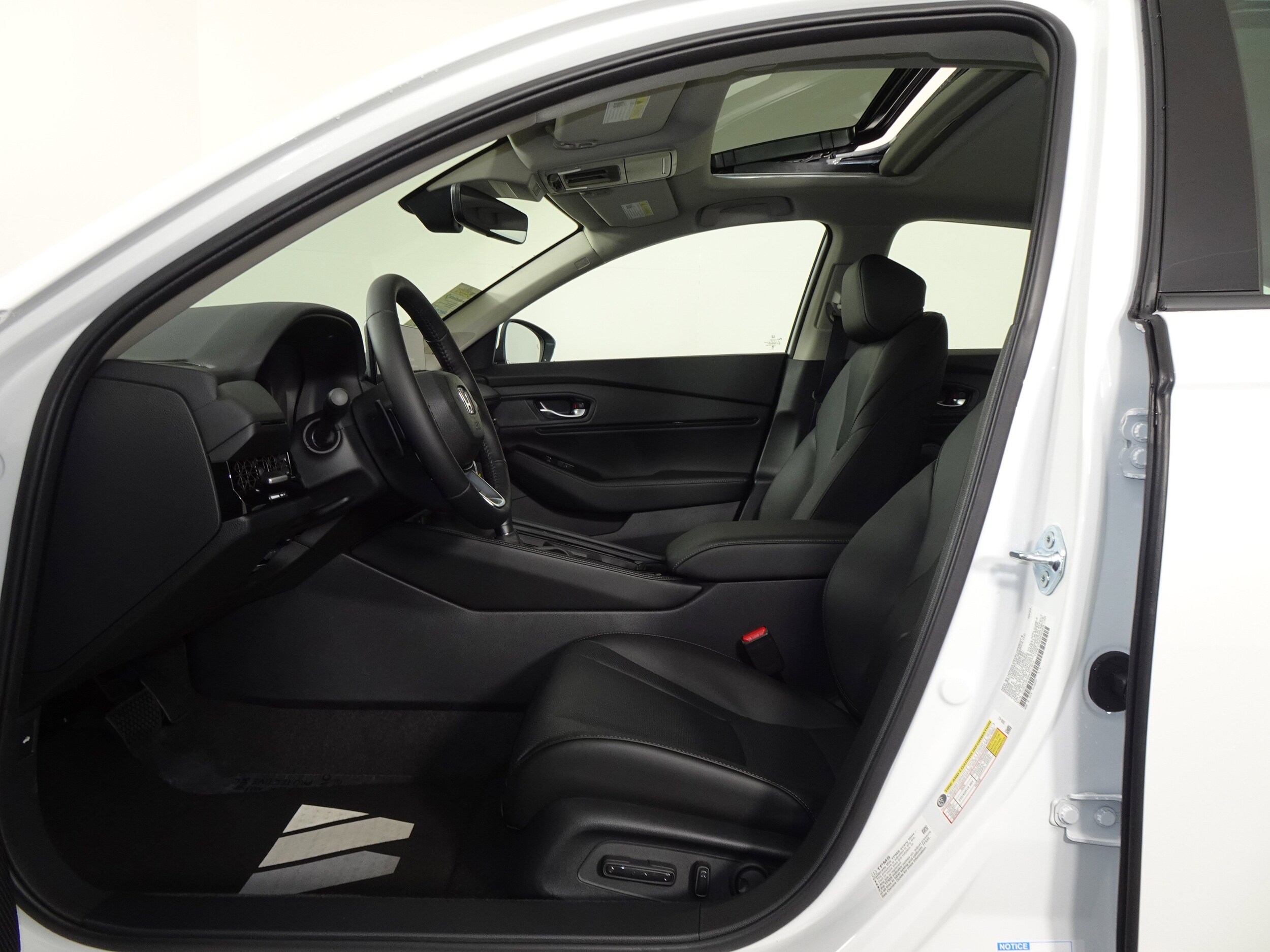 2025 Honda Accord Hybrid Touring photo 4