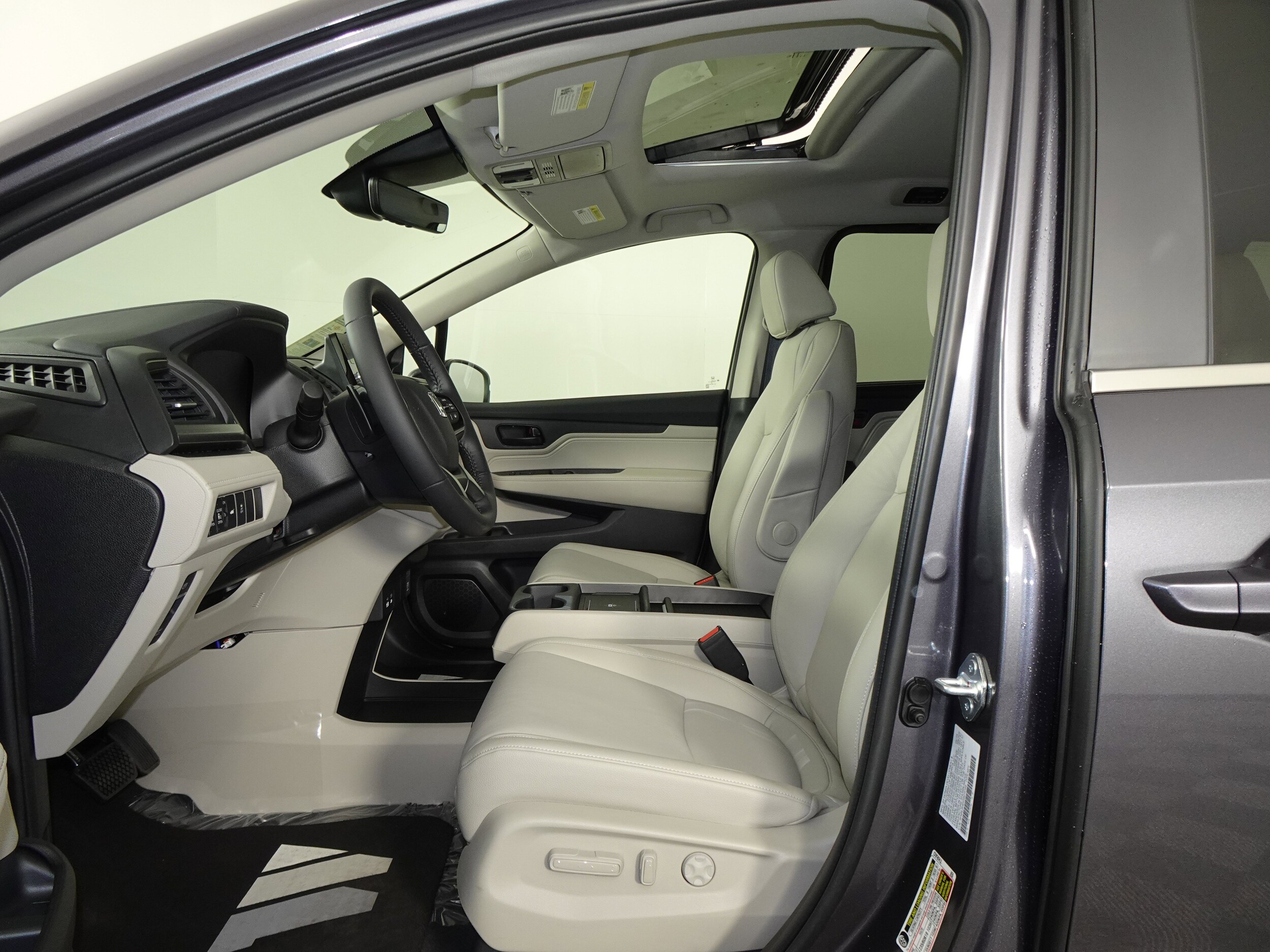 2025 Honda Odyssey EX-L photo 4