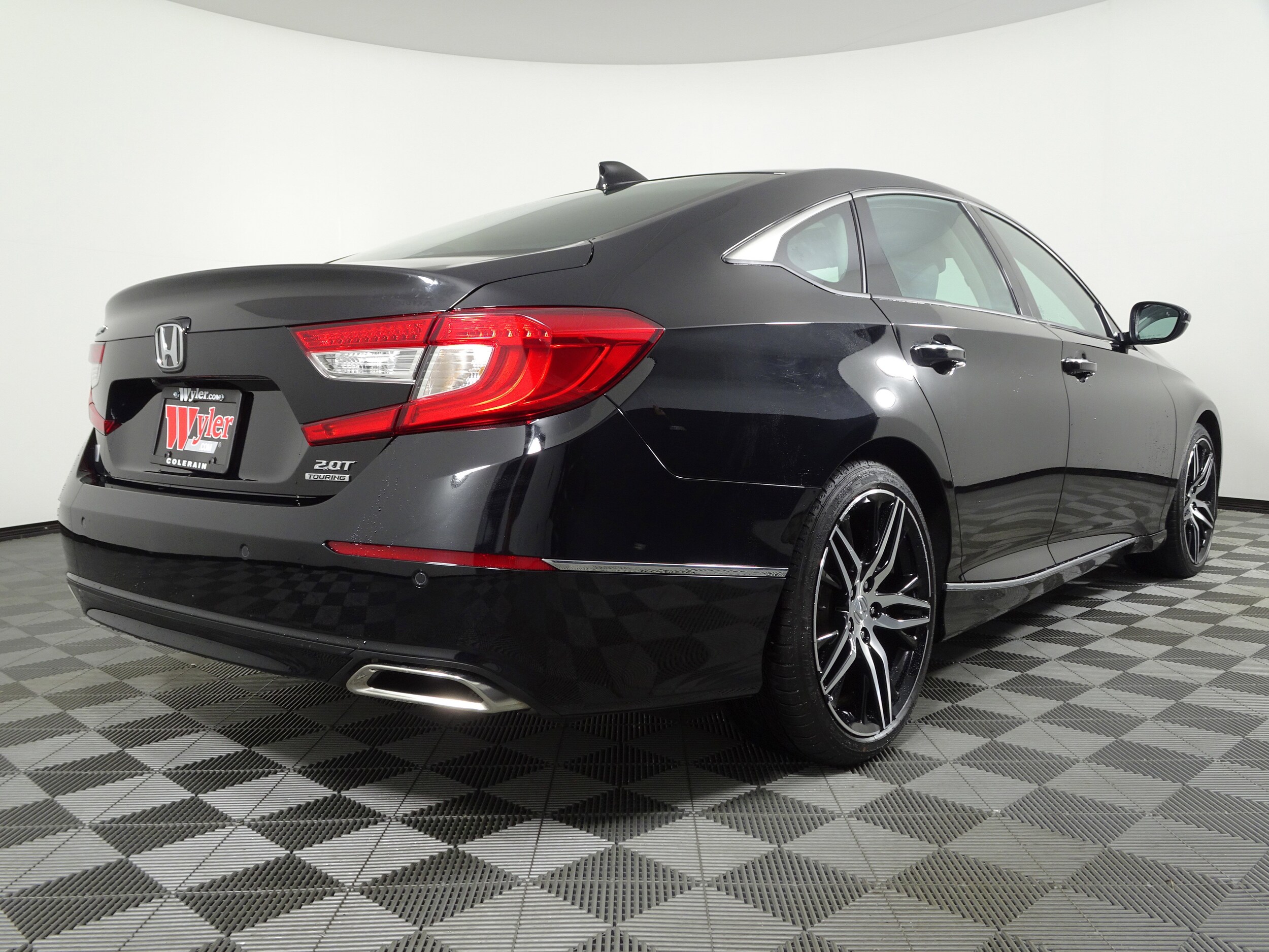 2022 Honda Accord Touring 2.0T photo 3