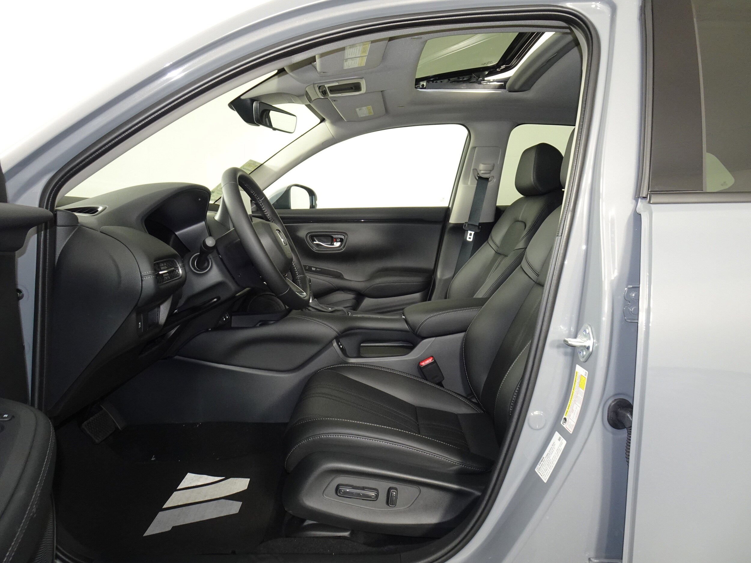 2026 Honda HR-V EX-L photo 4
