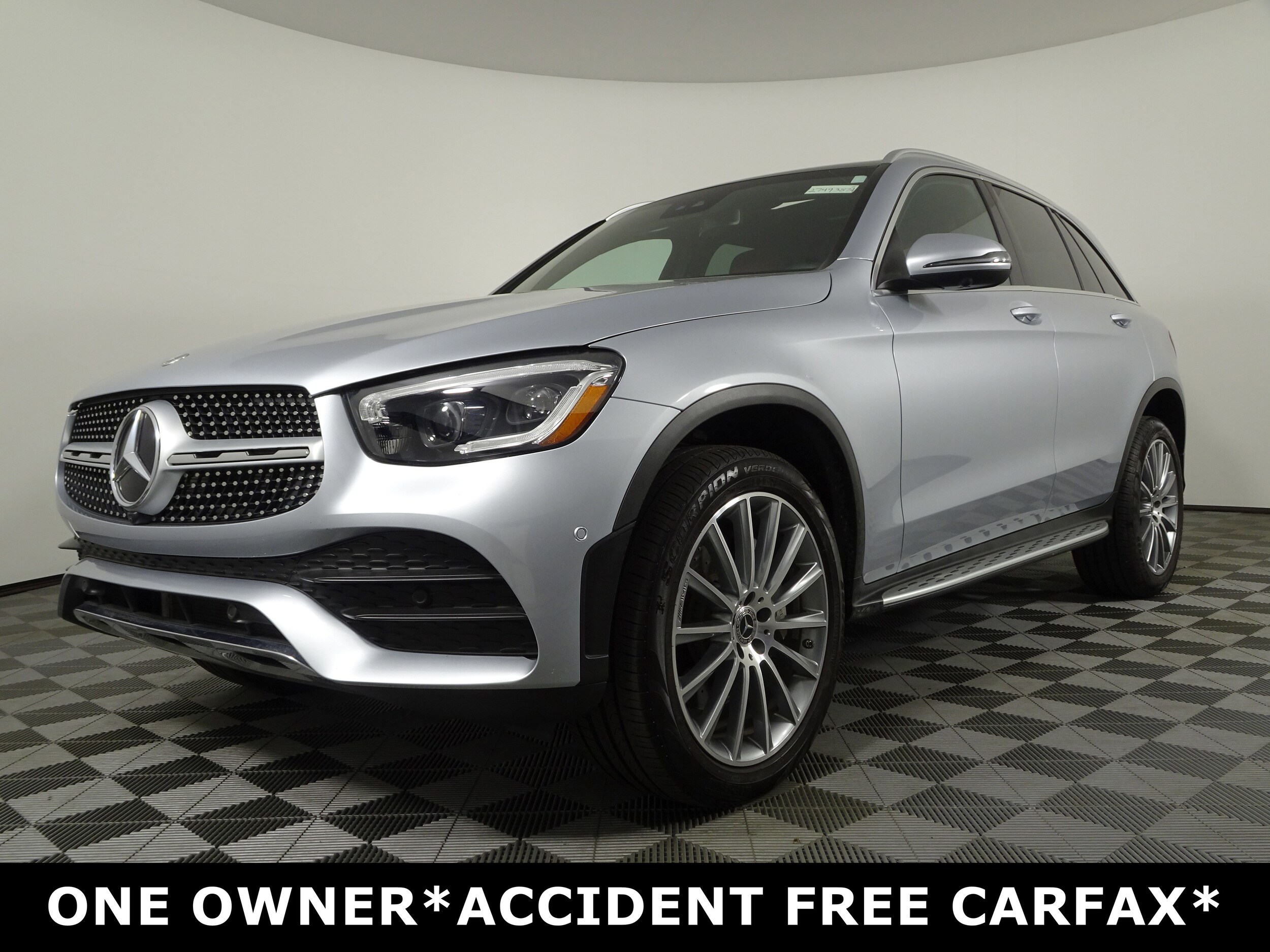 2022 Mercedes Benz GLC 300 4MATIC photo 2
