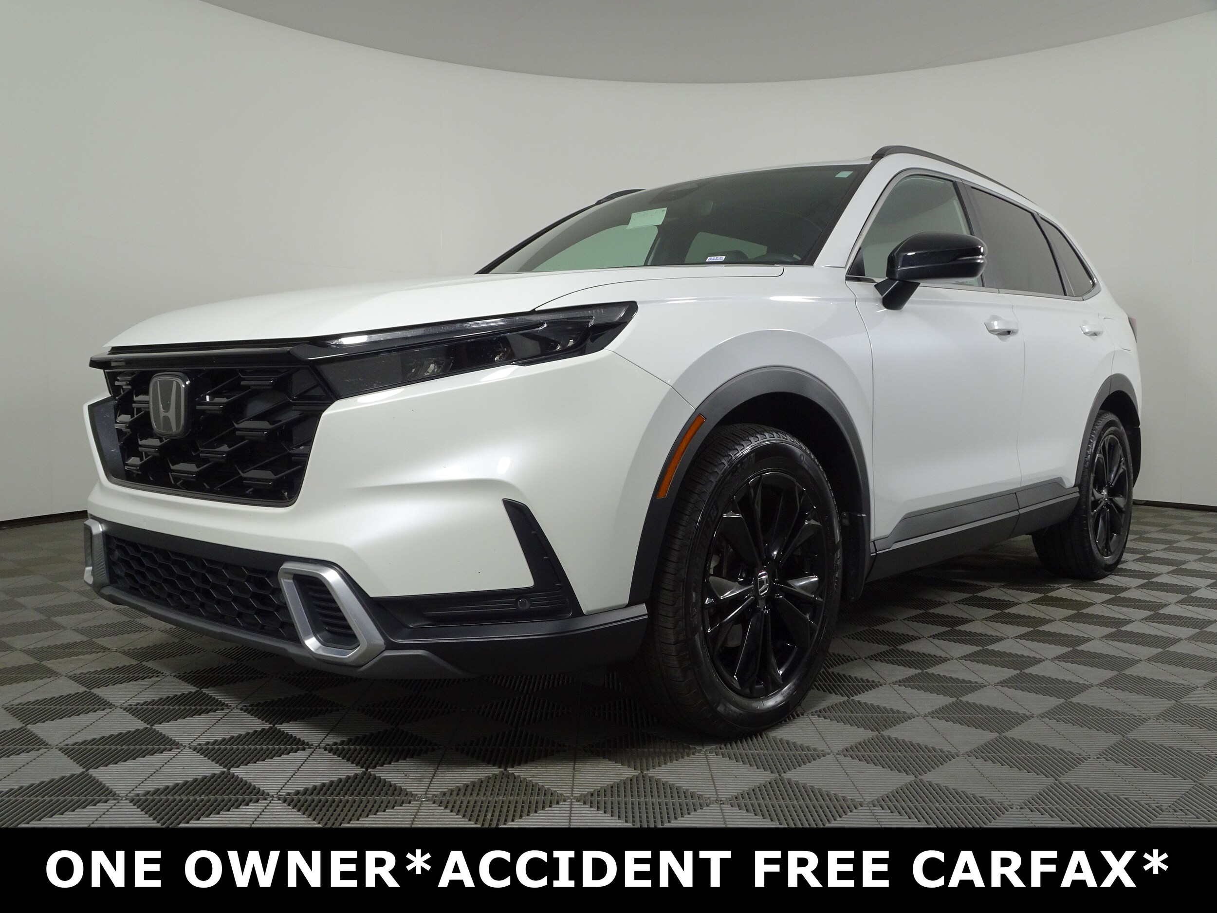 2024 Honda CR-V Hybrid Sport Touring photo 2