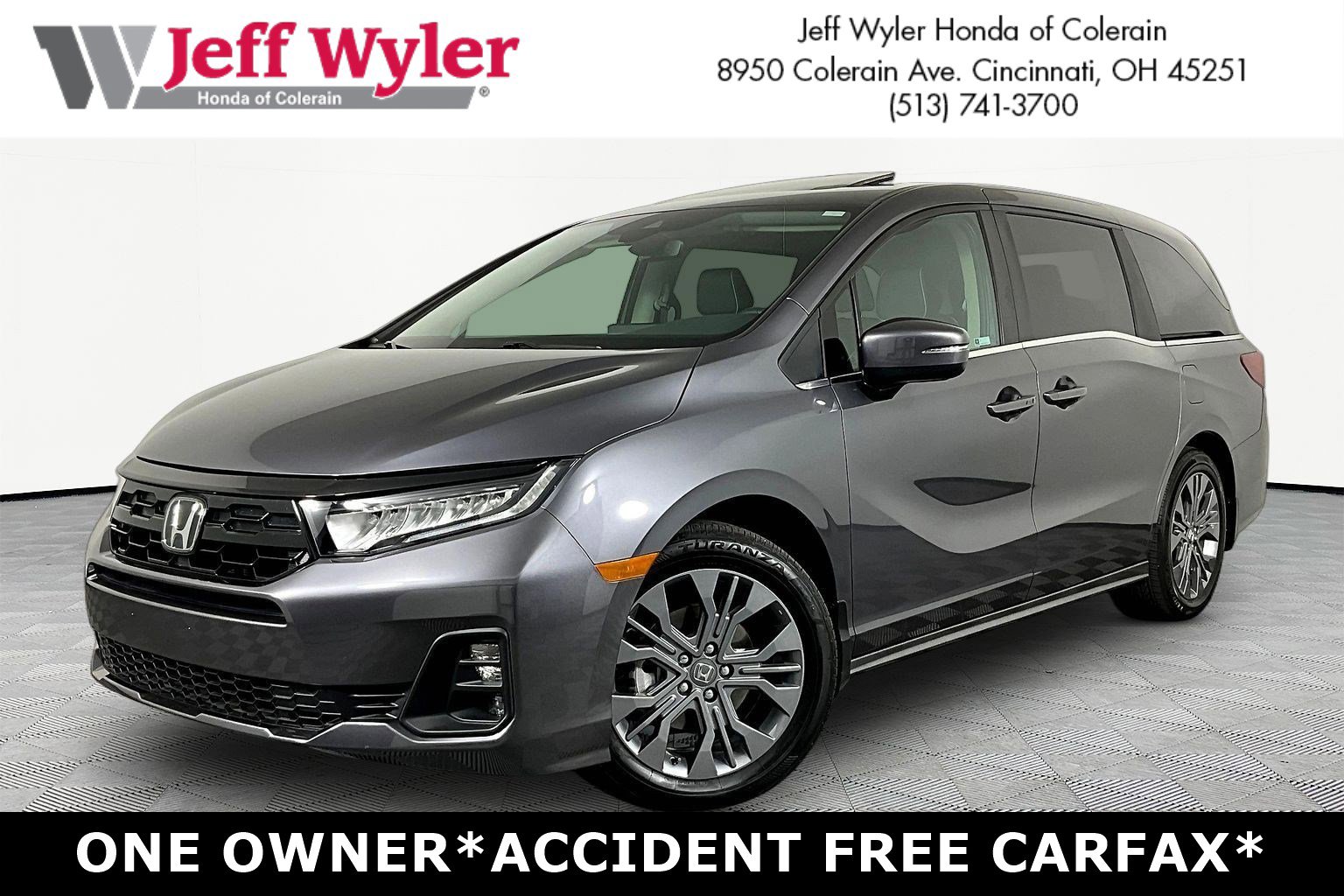 2025 Honda Odyssey Touring's photo