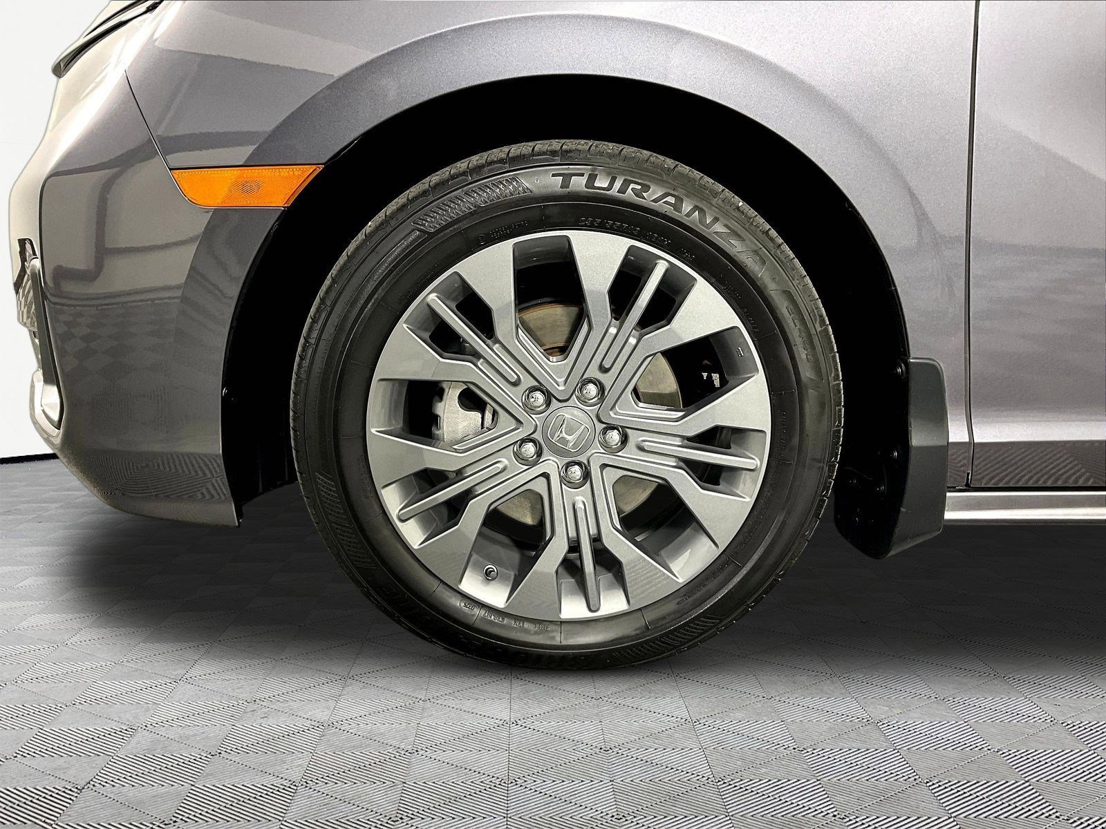 2025 Honda Odyssey Touring - Photo 35
