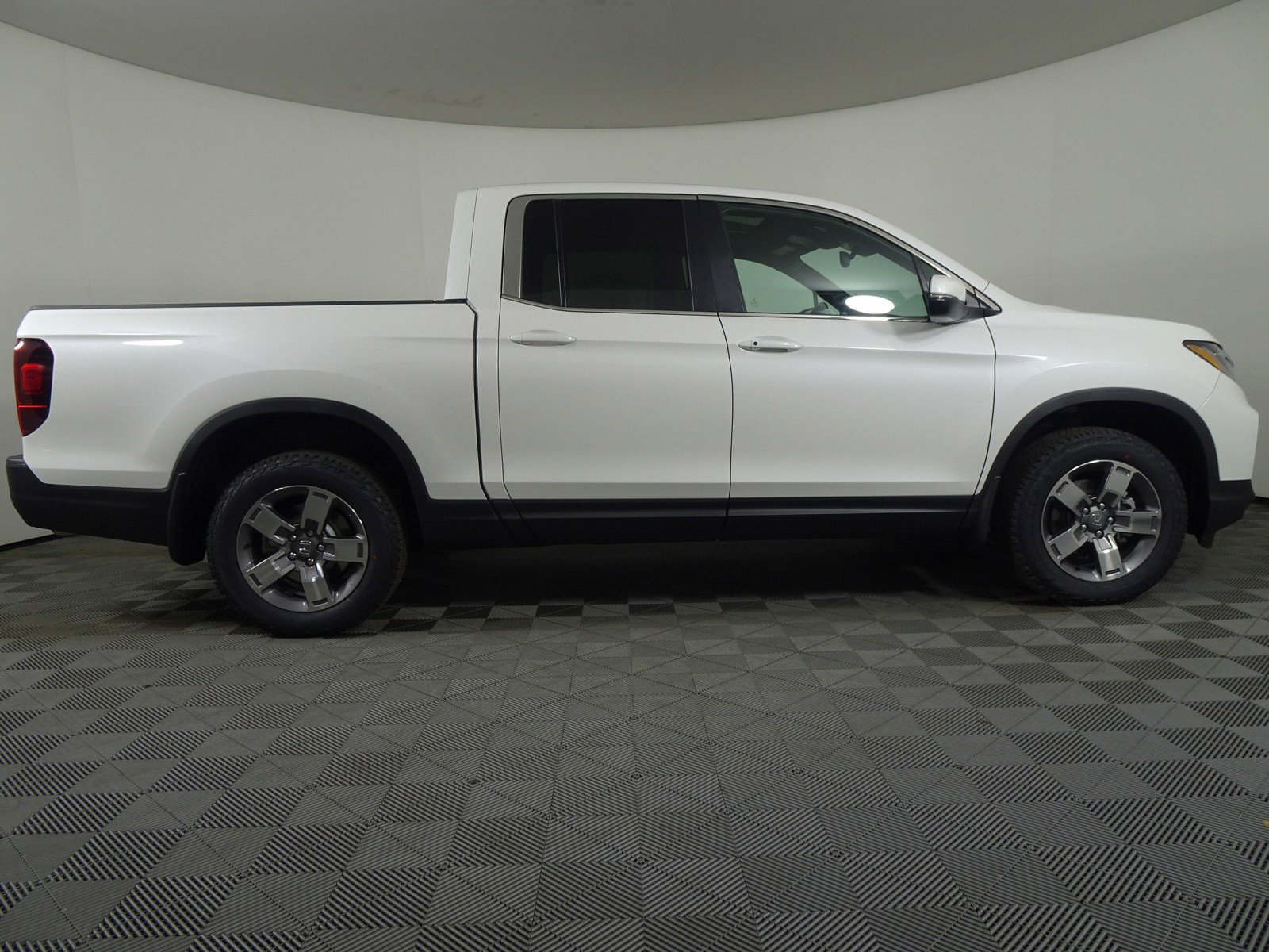 2025 Honda Ridgeline RTL photo 2