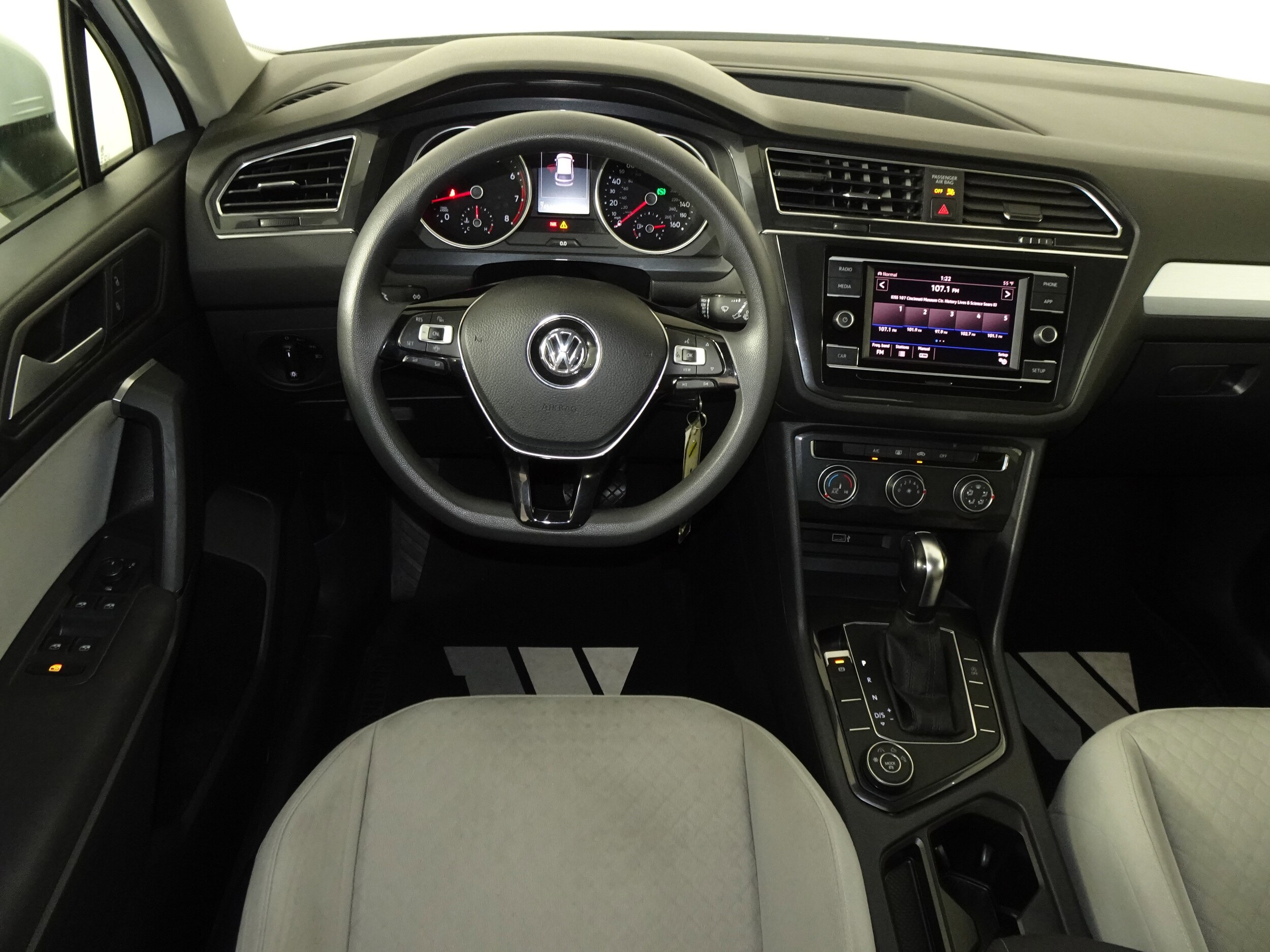 2019 Volkswagen Tiguan S photo 3