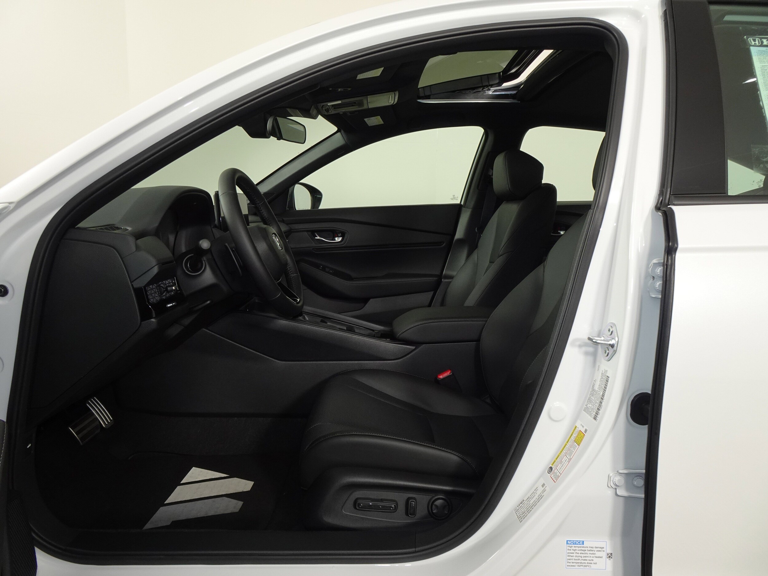 2025 Honda Accord Hybrid Sport-L photo 4