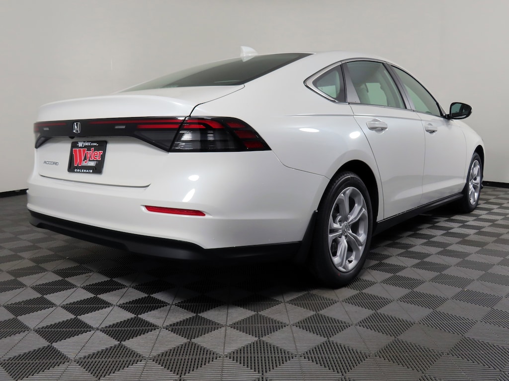 New 2025 Honda Accord LX Sedan