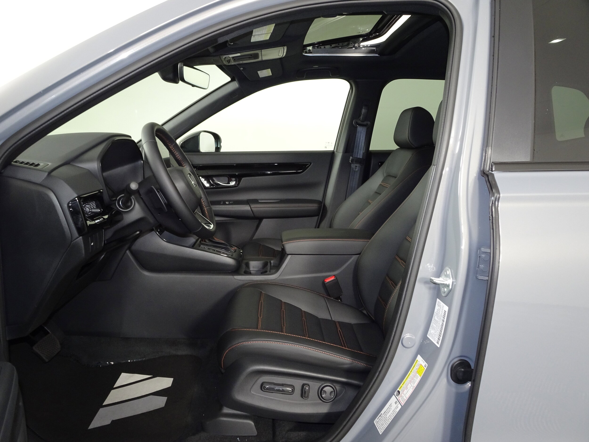 2026 Honda CR-V Hybrid Sport Touring photo 3
