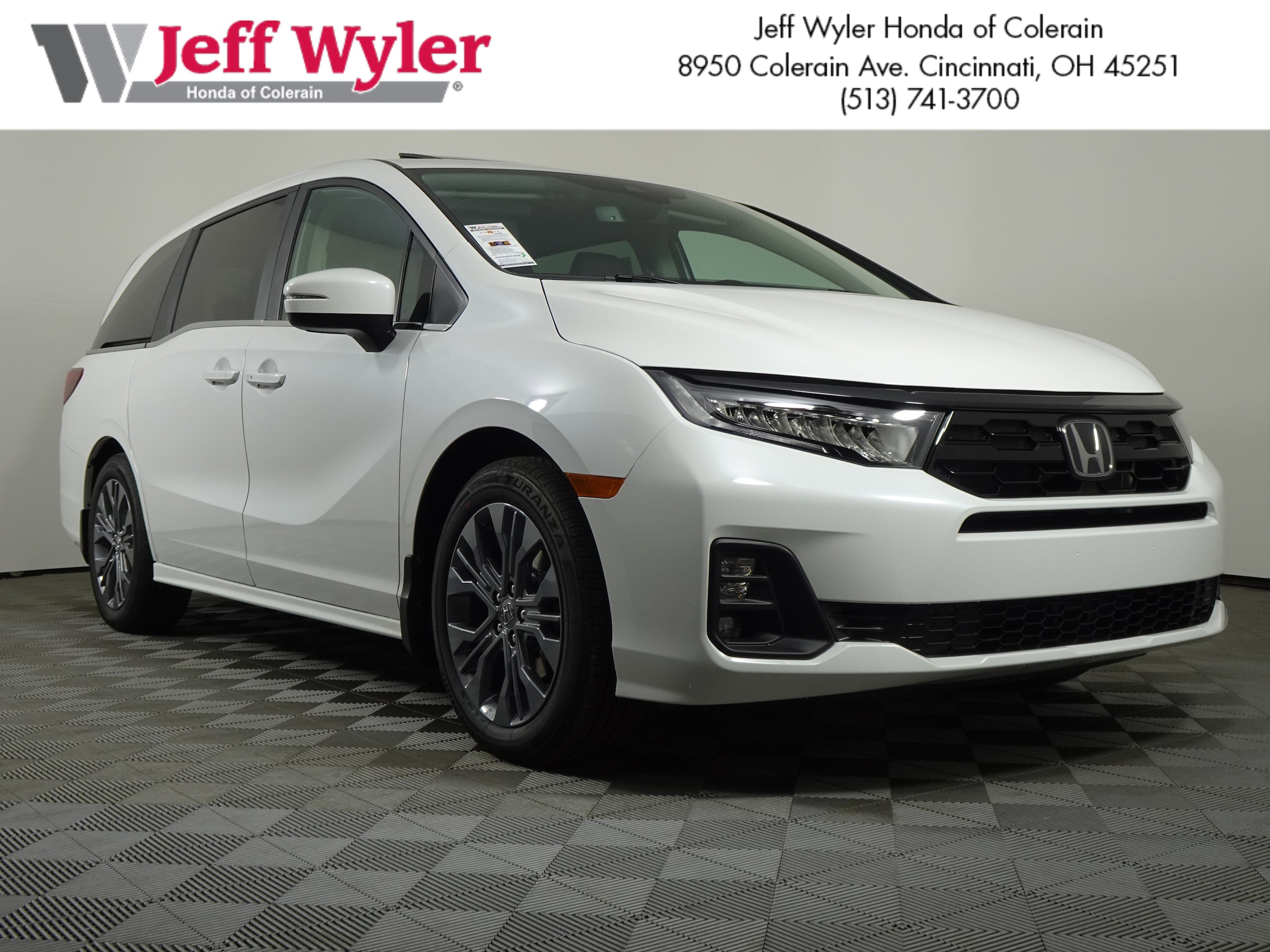 2026 Honda Odyssey Touring's photo
