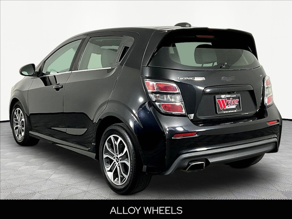 Used 2018 Chevrolet Sonic 5dr HB Auto LT w/1SD Hatchback