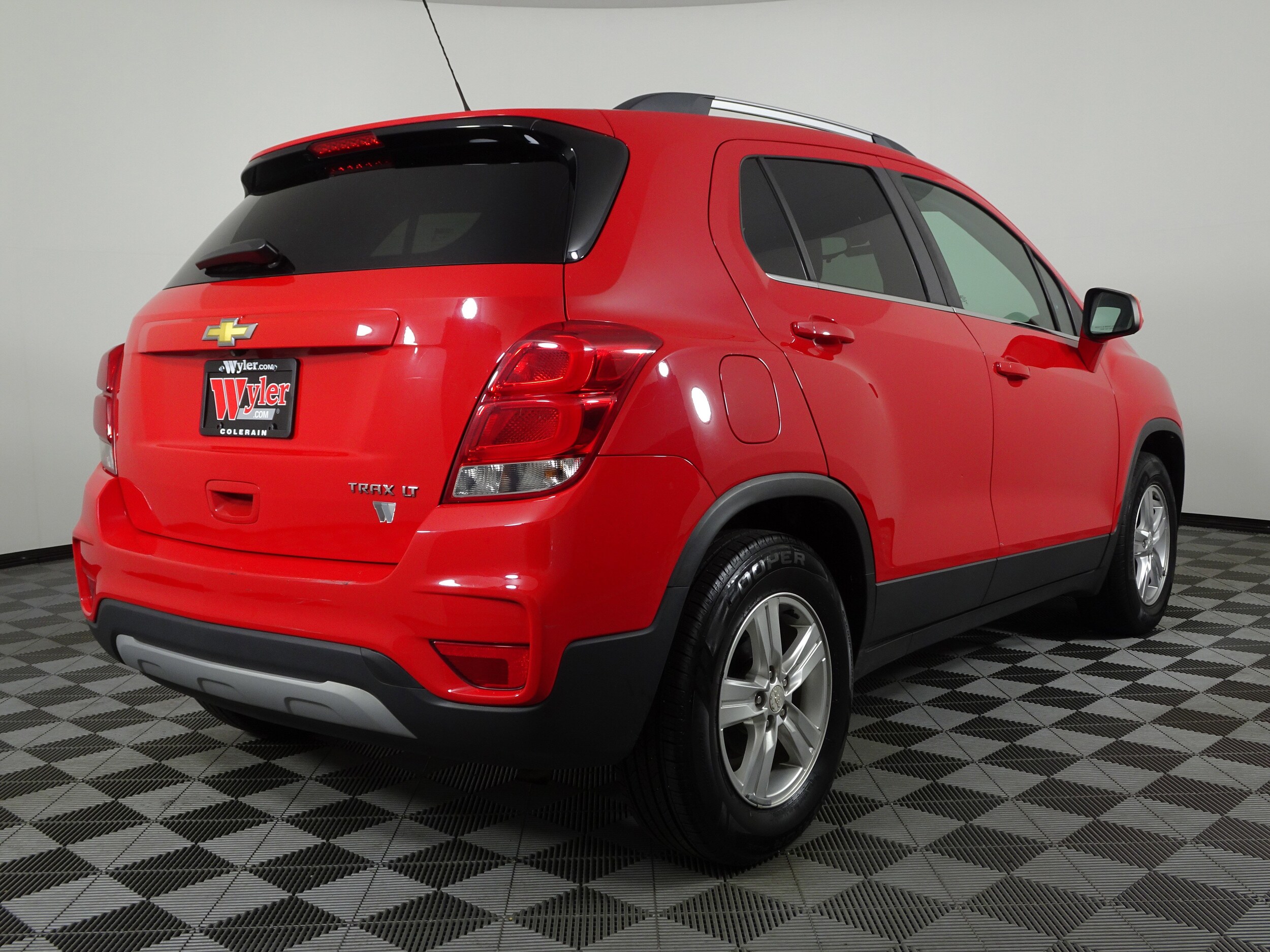 2018 Chevrolet Trax LT photo 2