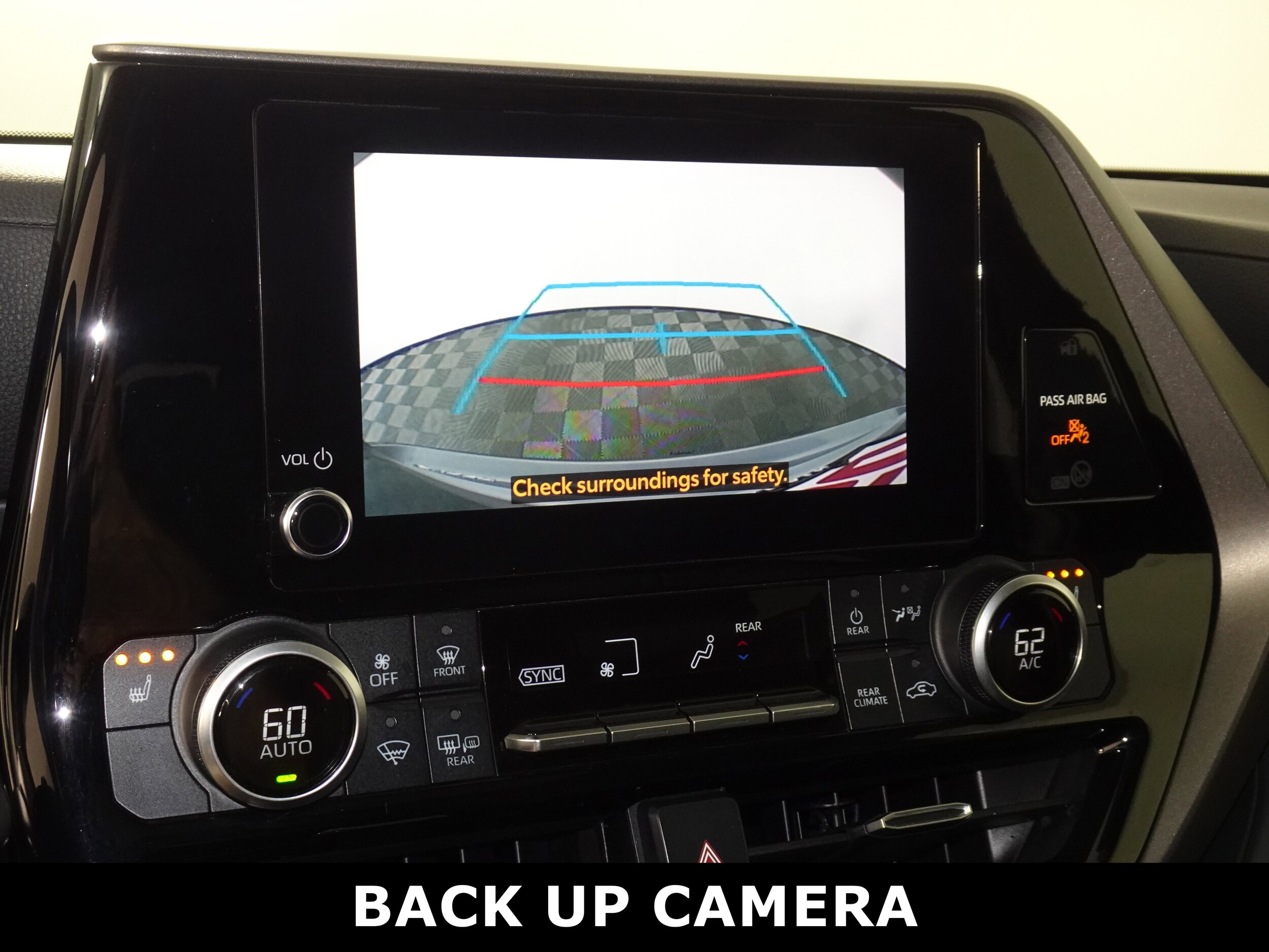 2023 Toyota Highlander XLE photo 3