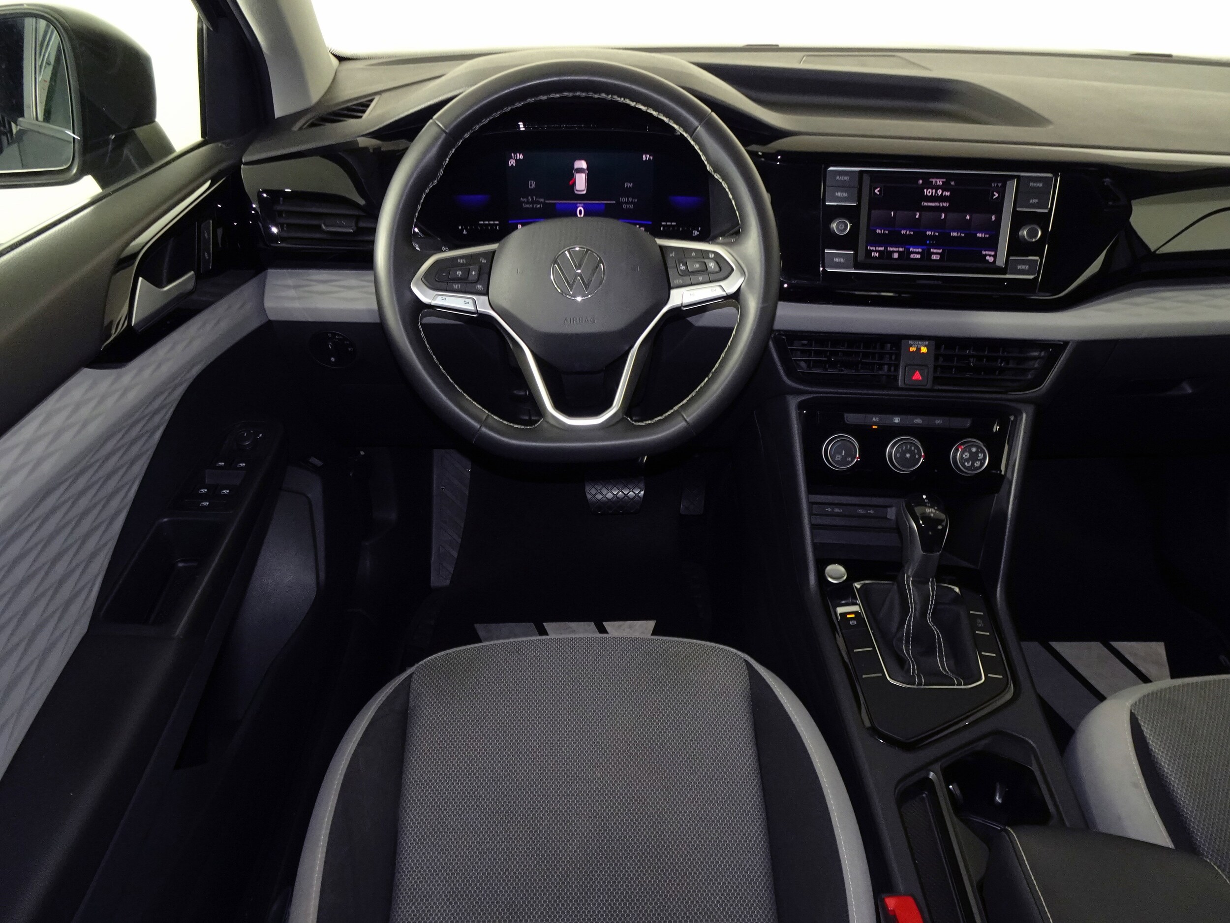 2023 Volkswagen Taos S photo 3