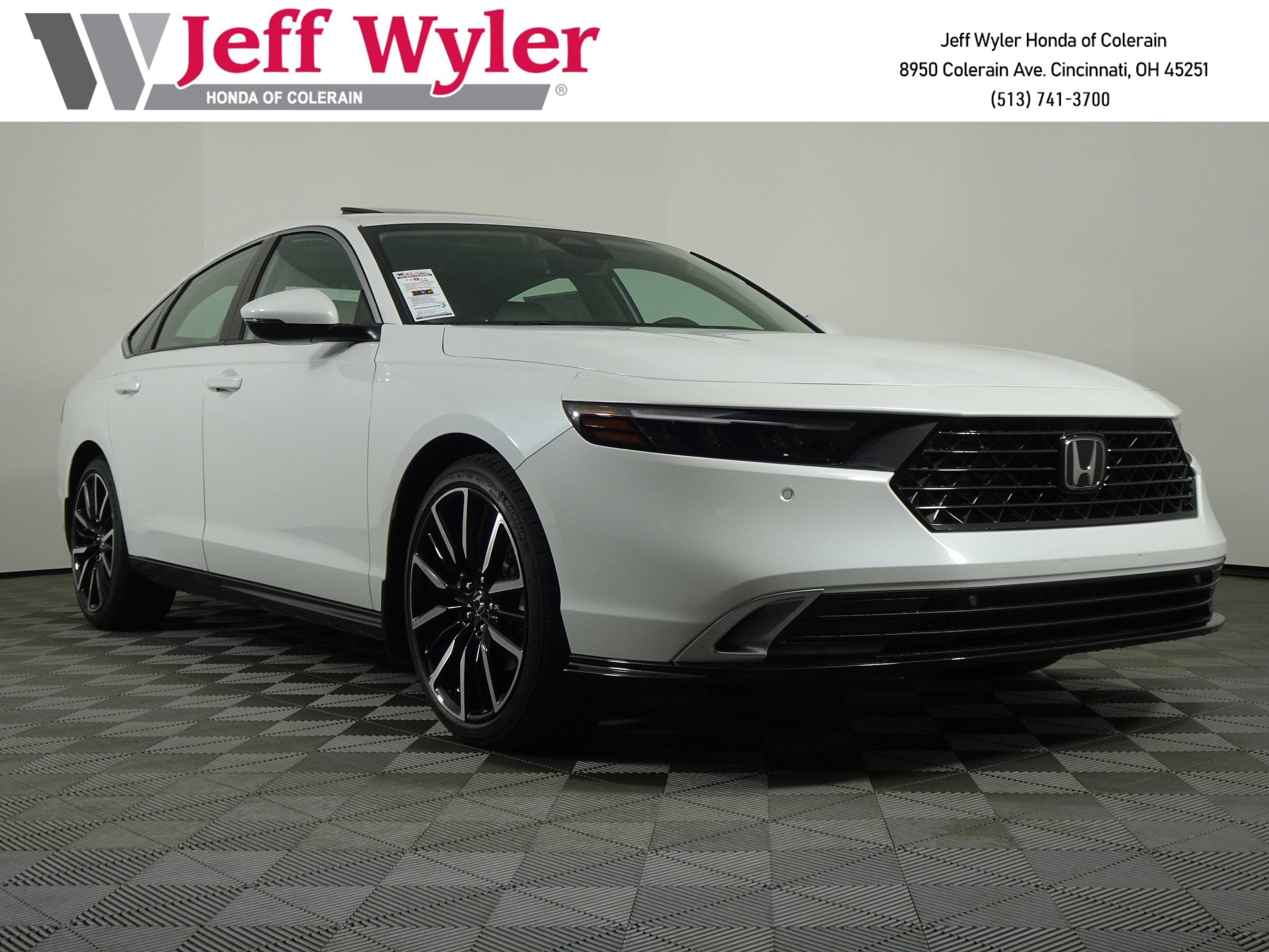 2025 Honda Accord Hybrid Touring's photo