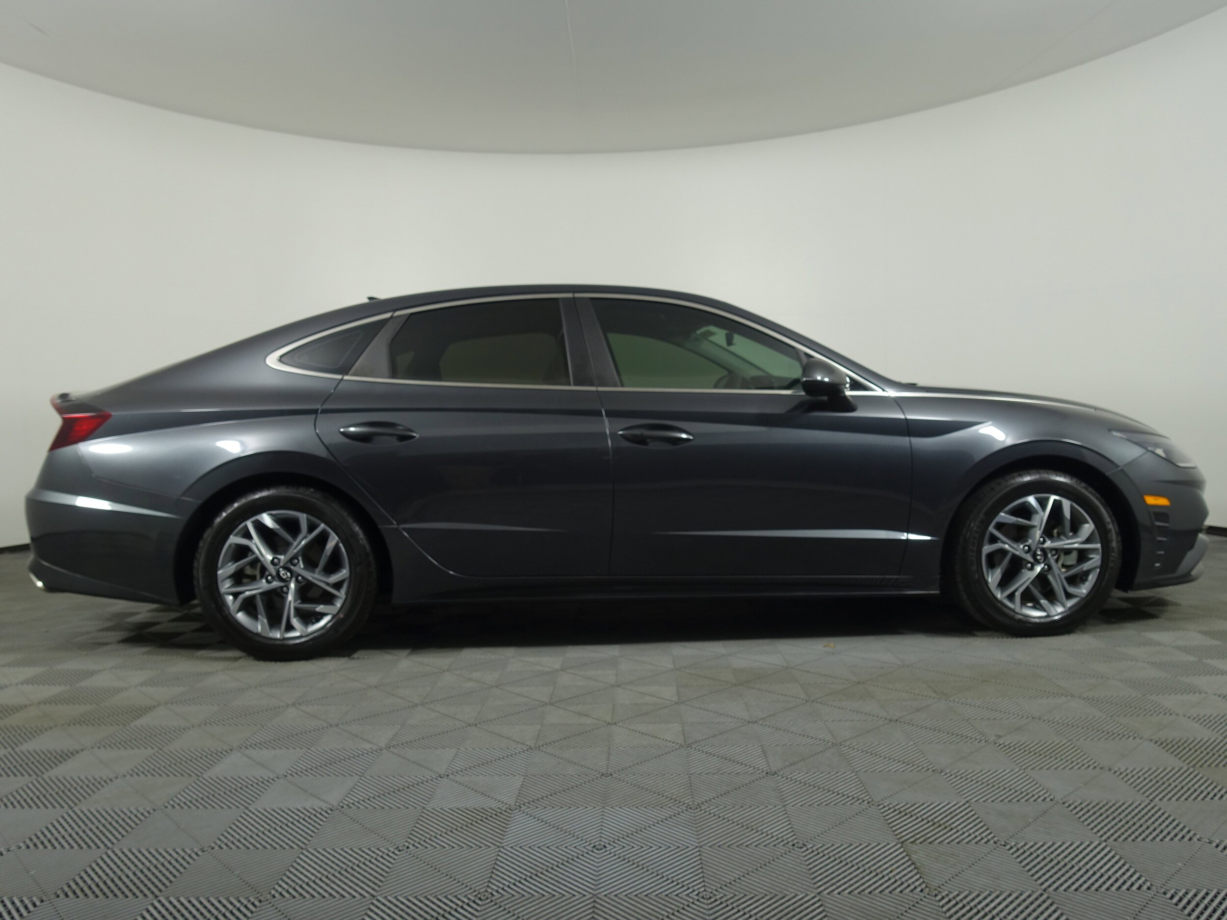 2023 Hyundai Sonata SEL photo 2