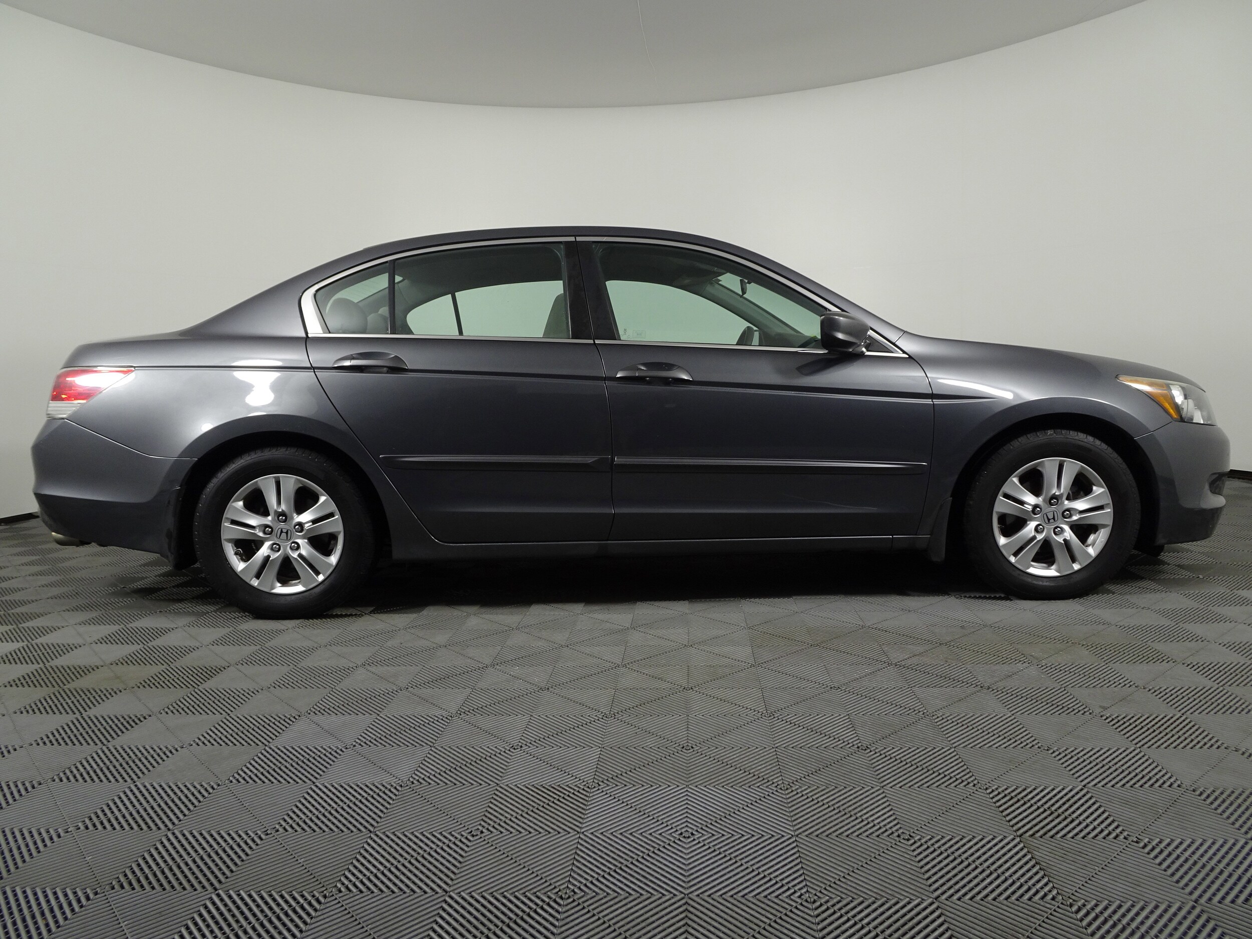 2010 Honda Accord LX-P photo 2
