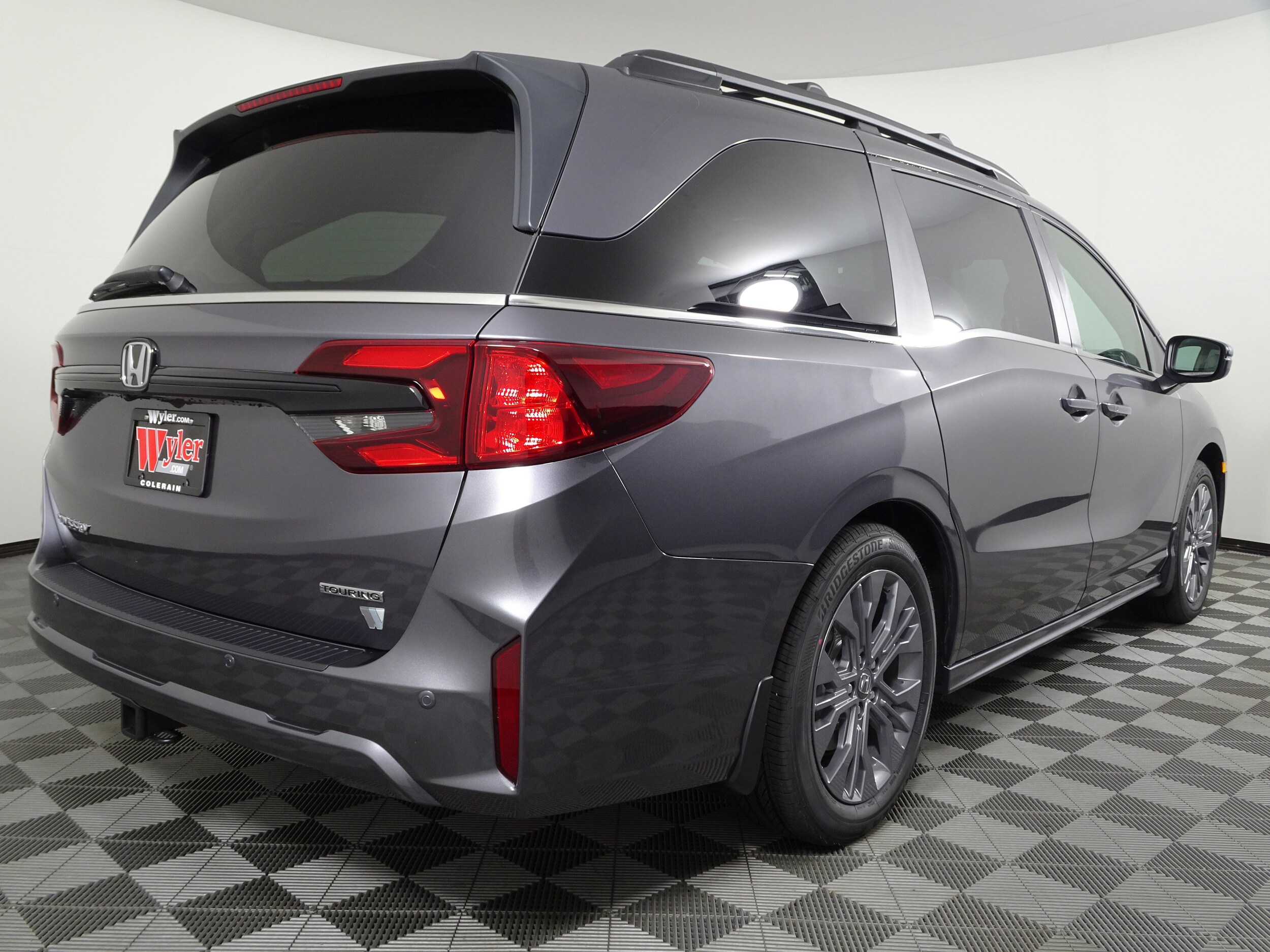 2026 Honda Odyssey Touring photo 3