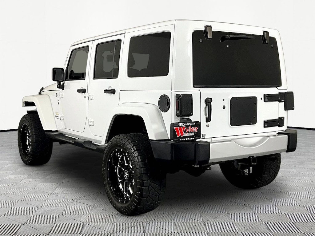 Used 2013 Jeep Wrangler Unlimited 4WD 4dr Sahara SUV