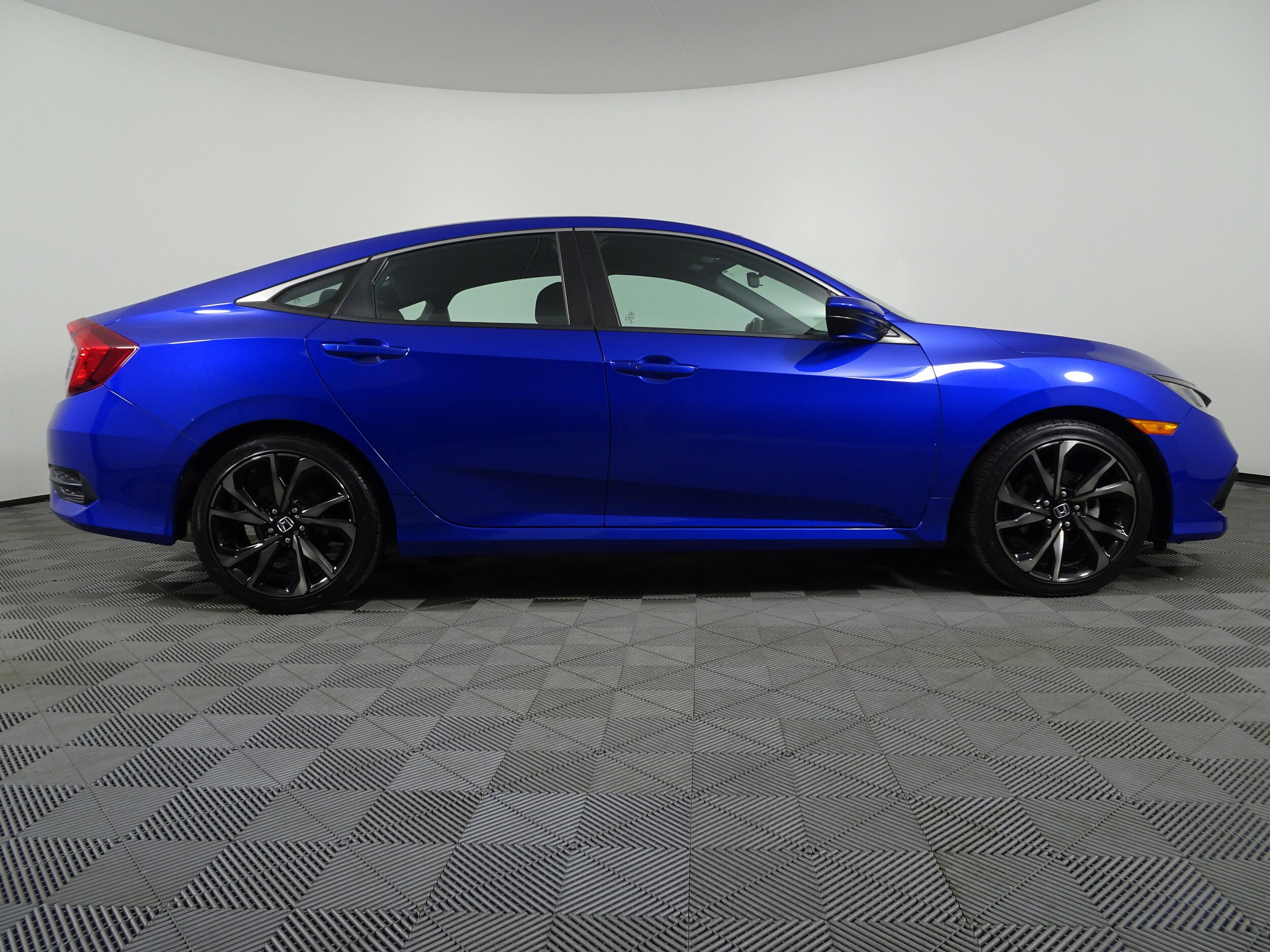 2019 Honda Civic Sport photo 2