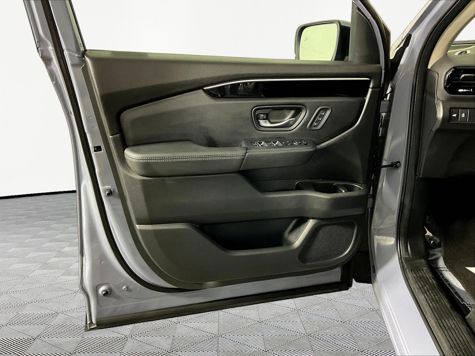 2024 Honda Pilot Touring - Photo 23