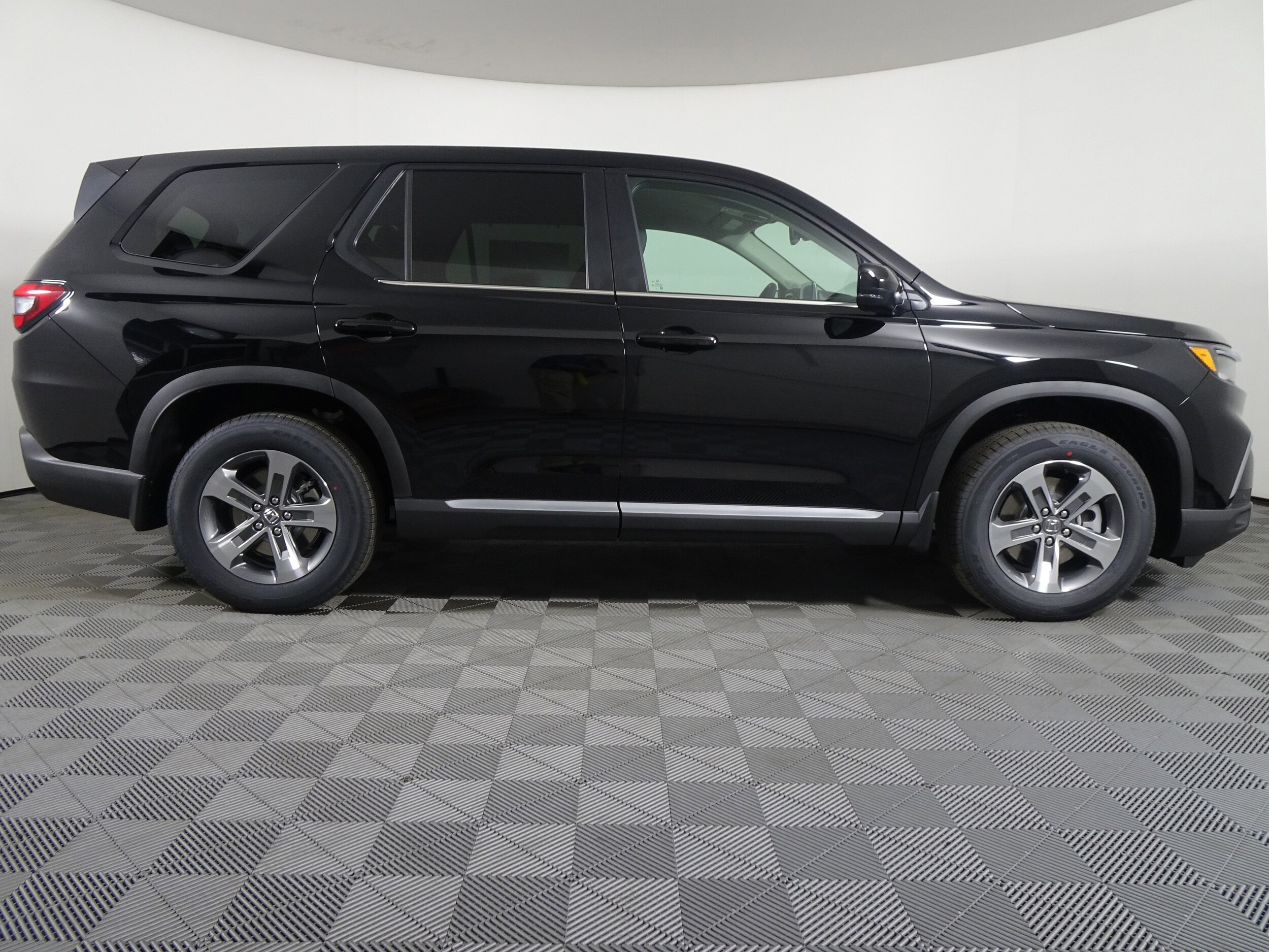 2025 Honda Pilot EX-L photo 2