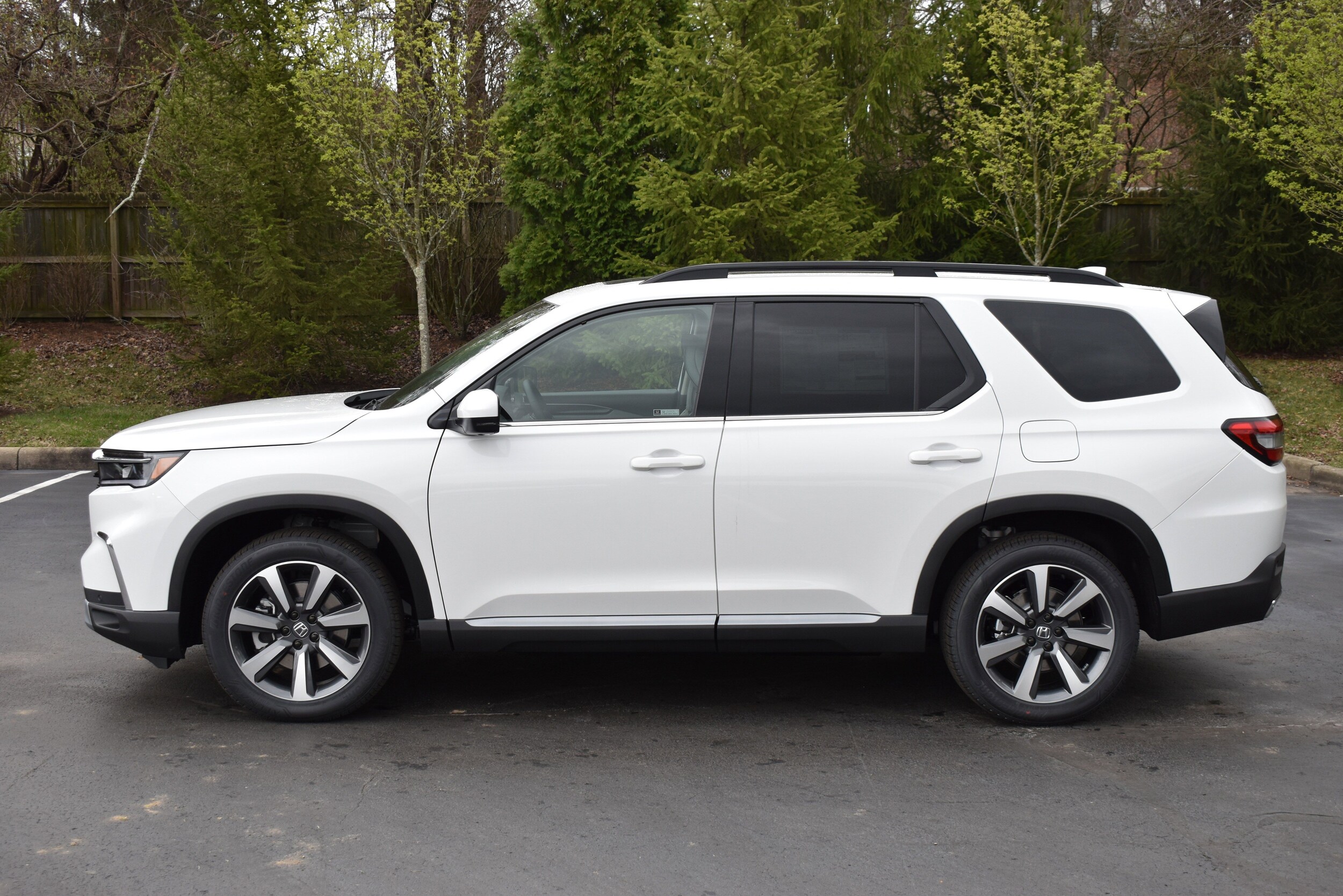 2025 Honda Pilot Elite photo 4