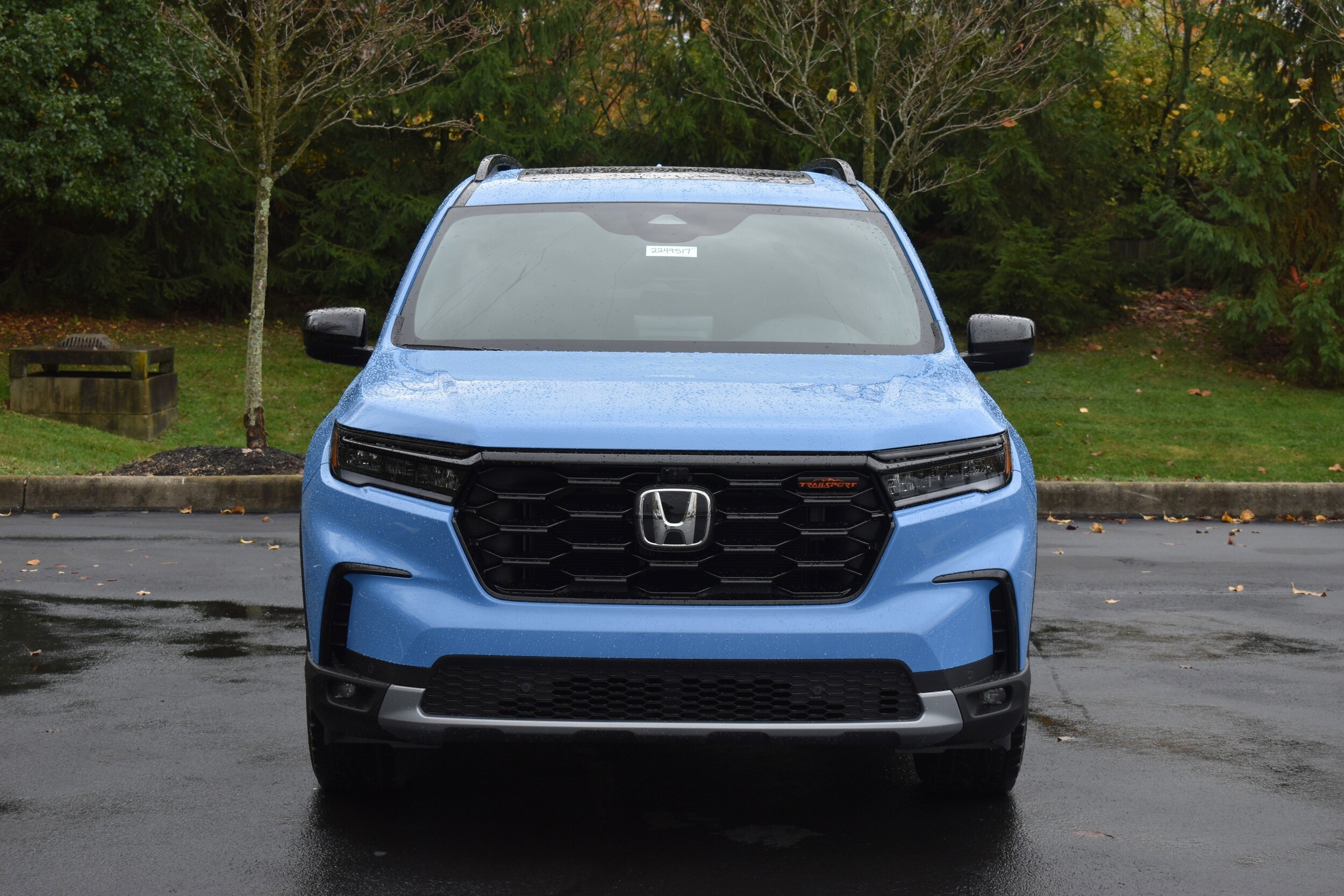 2025 Honda Pilot TrailSport photo 2
