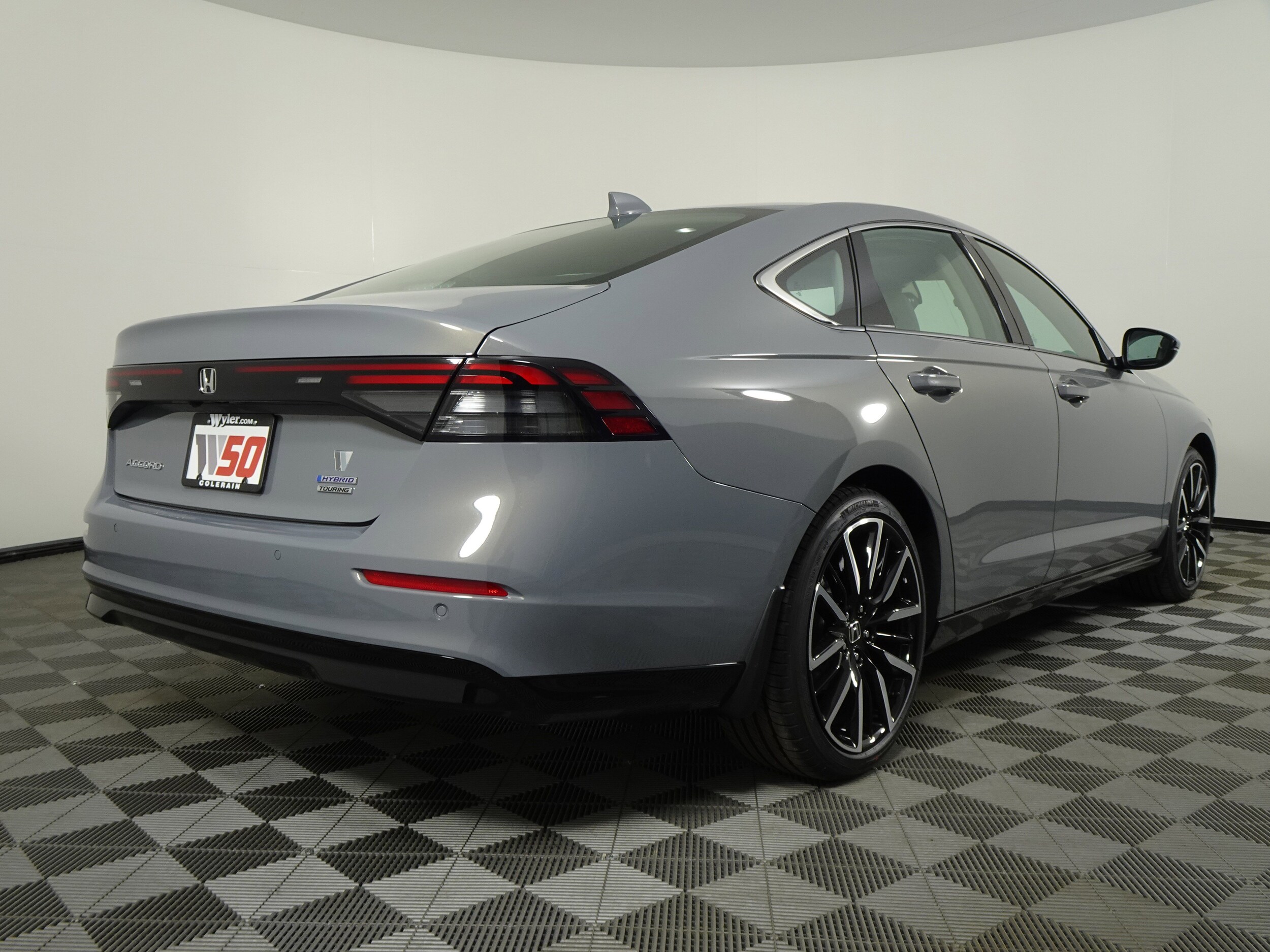 2025 Honda Accord Hybrid Touring photo 3