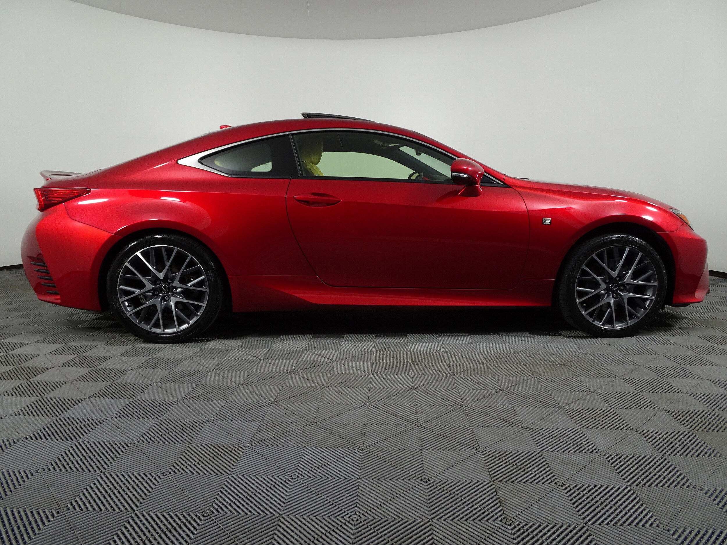 2016 Lexus RC 350 AWD photo 2