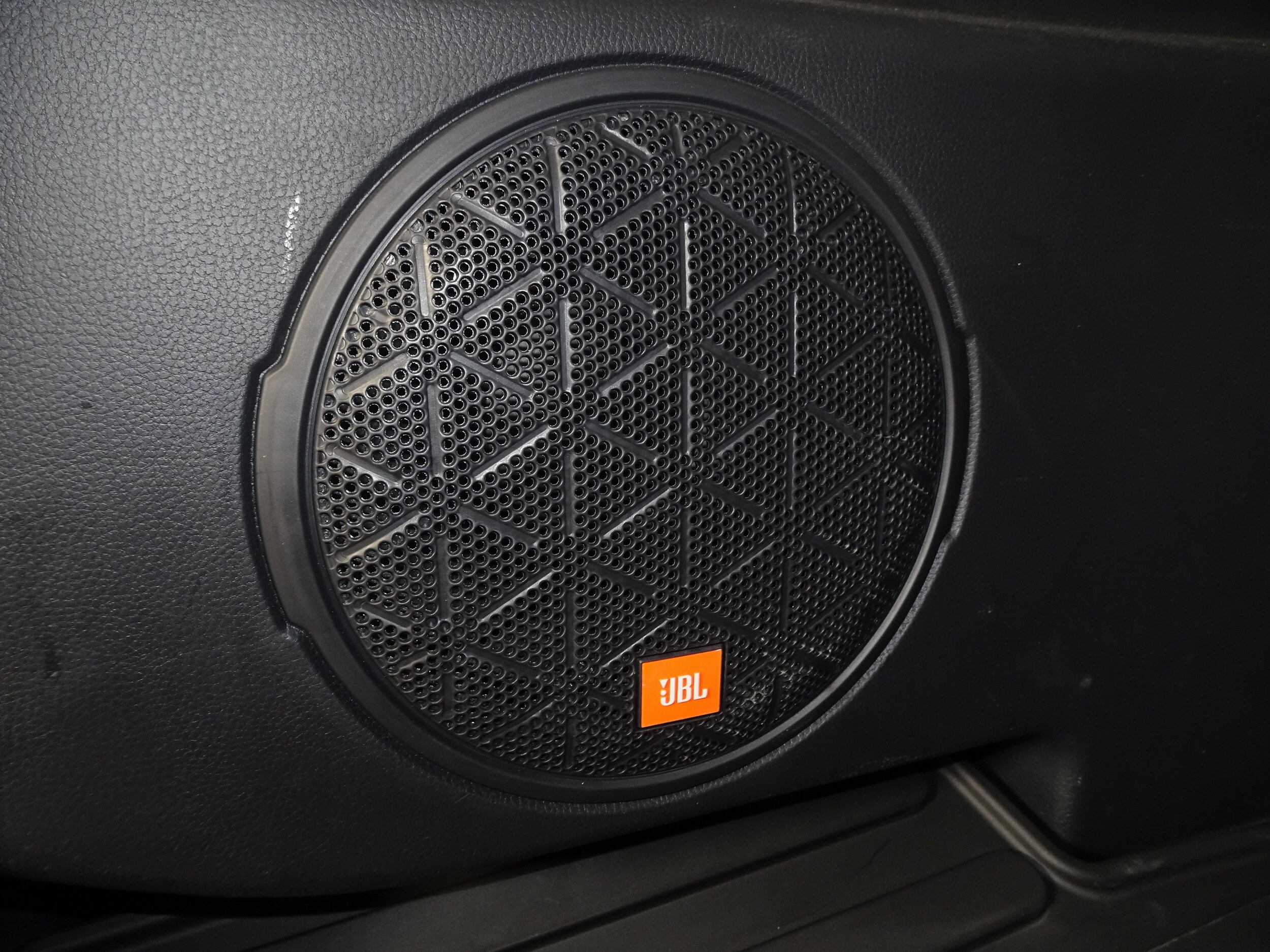 2023 Toyota RAV4 XLE Premium photo 3