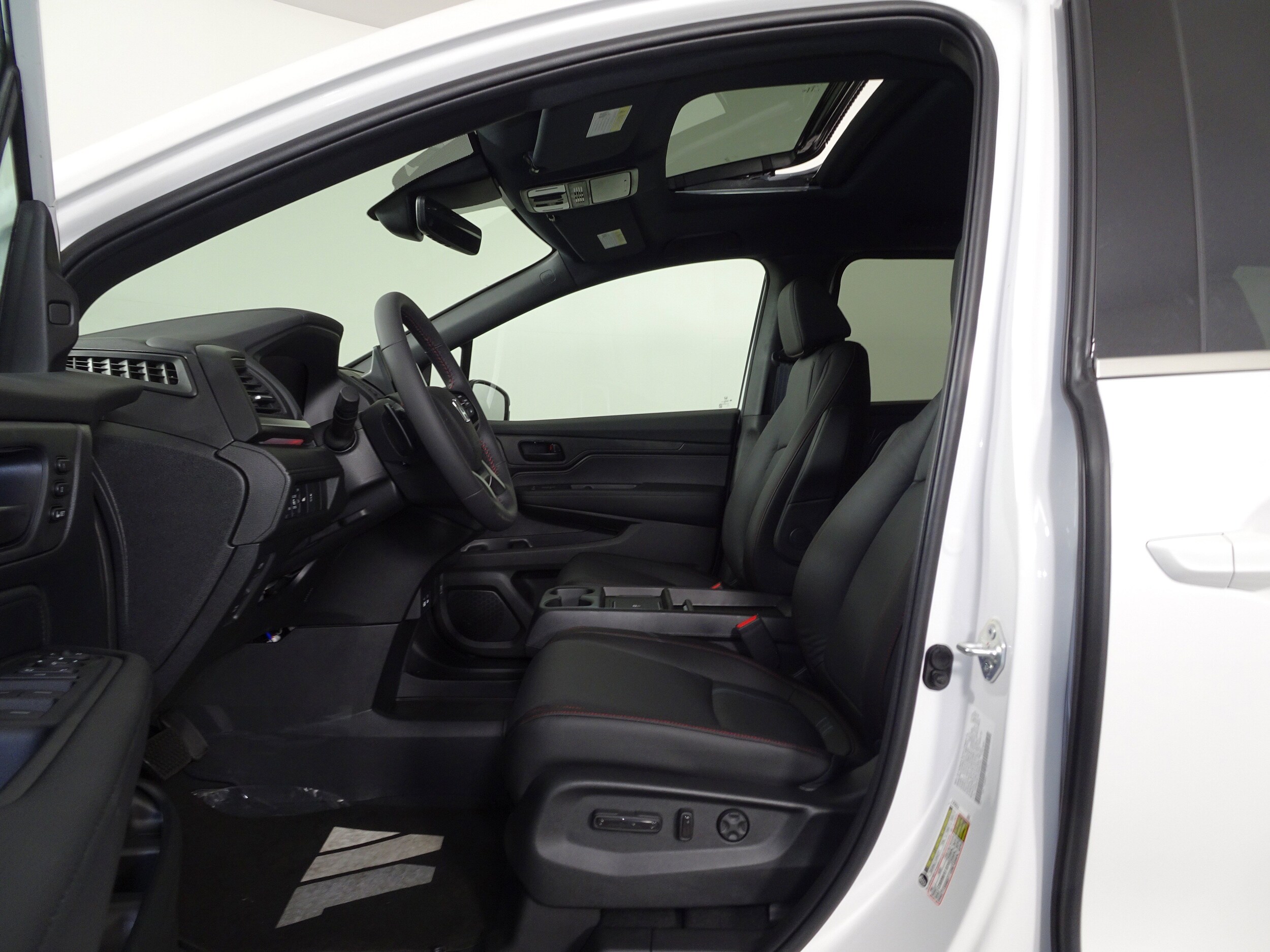 2026 Honda Odyssey Sport photo 3
