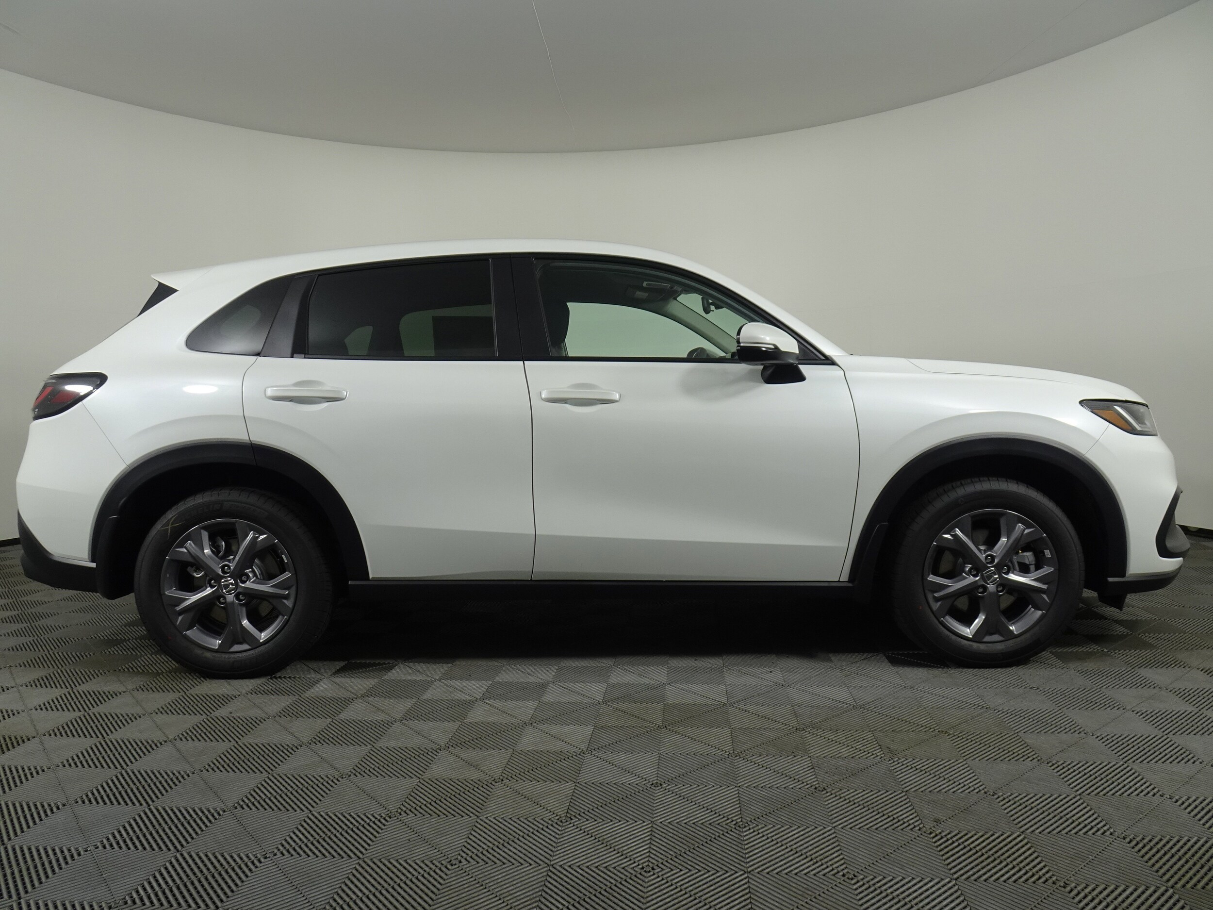 2026 Honda HR-V LX photo 2
