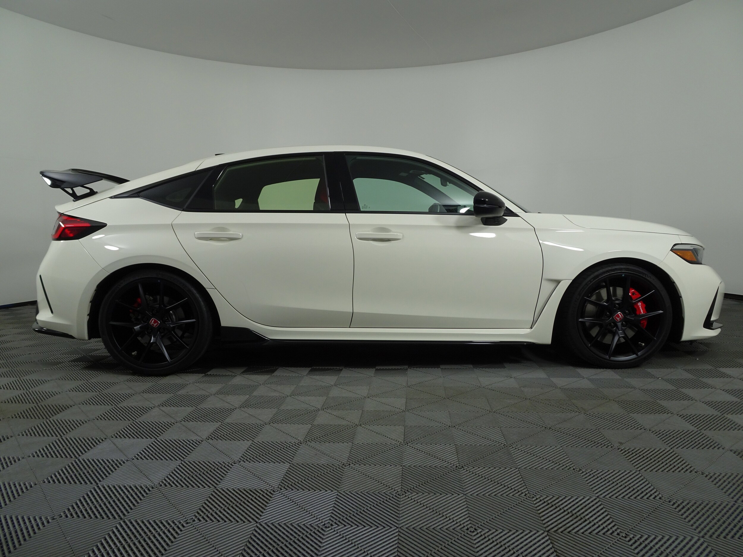 2025 Honda Civic Type R photo 2