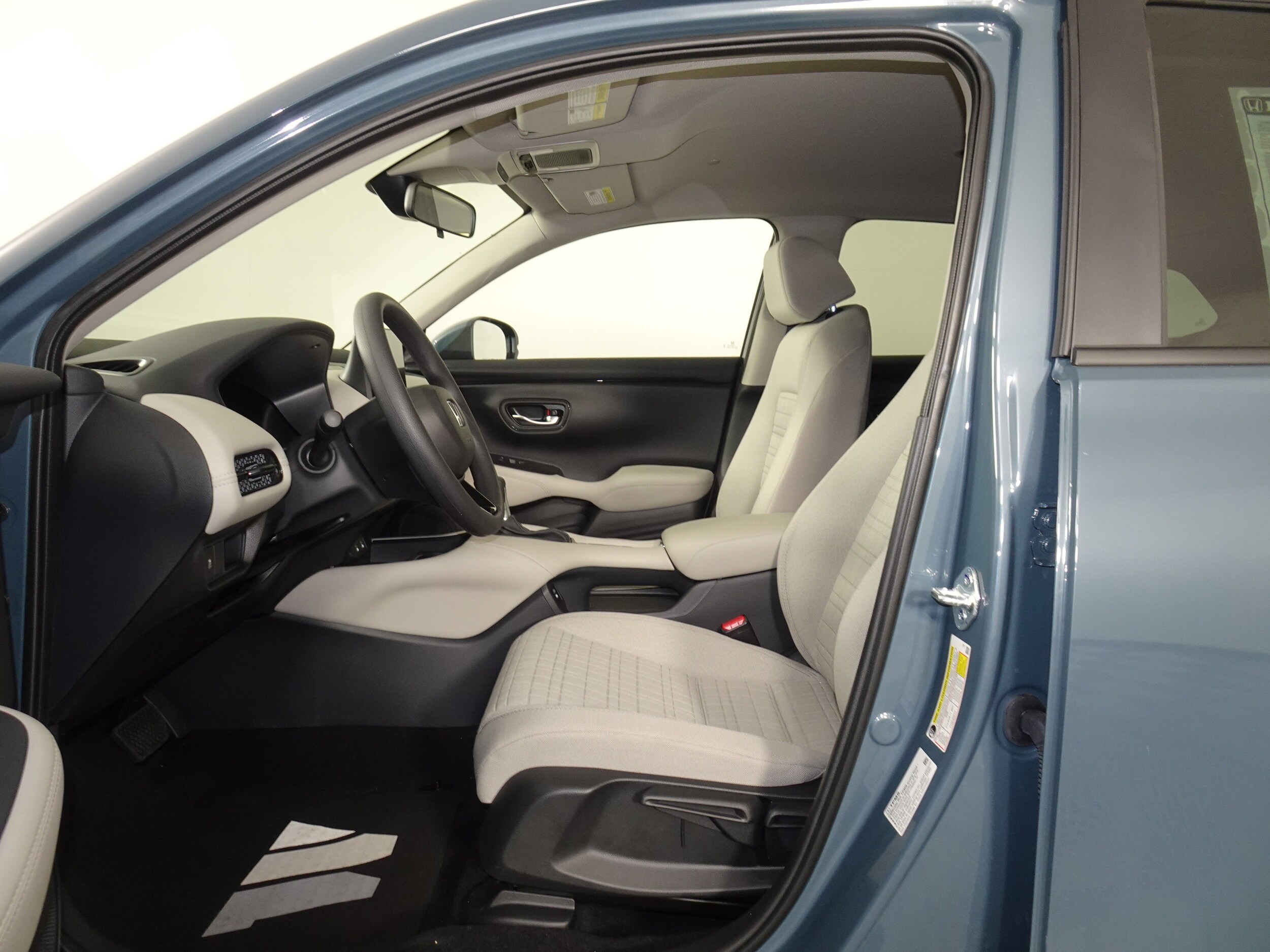 2026 Honda HR-V LX photo 4