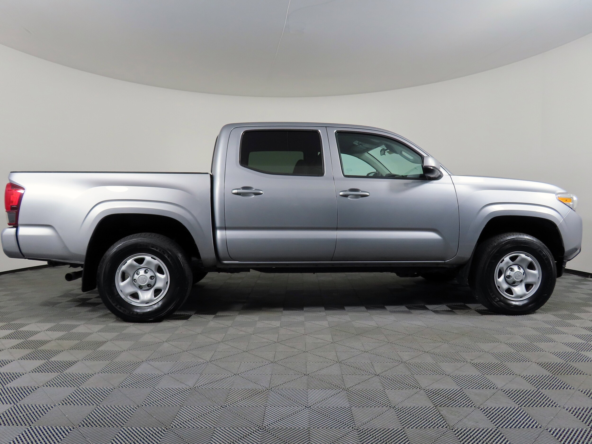 2020 Toyota Tacoma SR Double Cab V6 photo 2