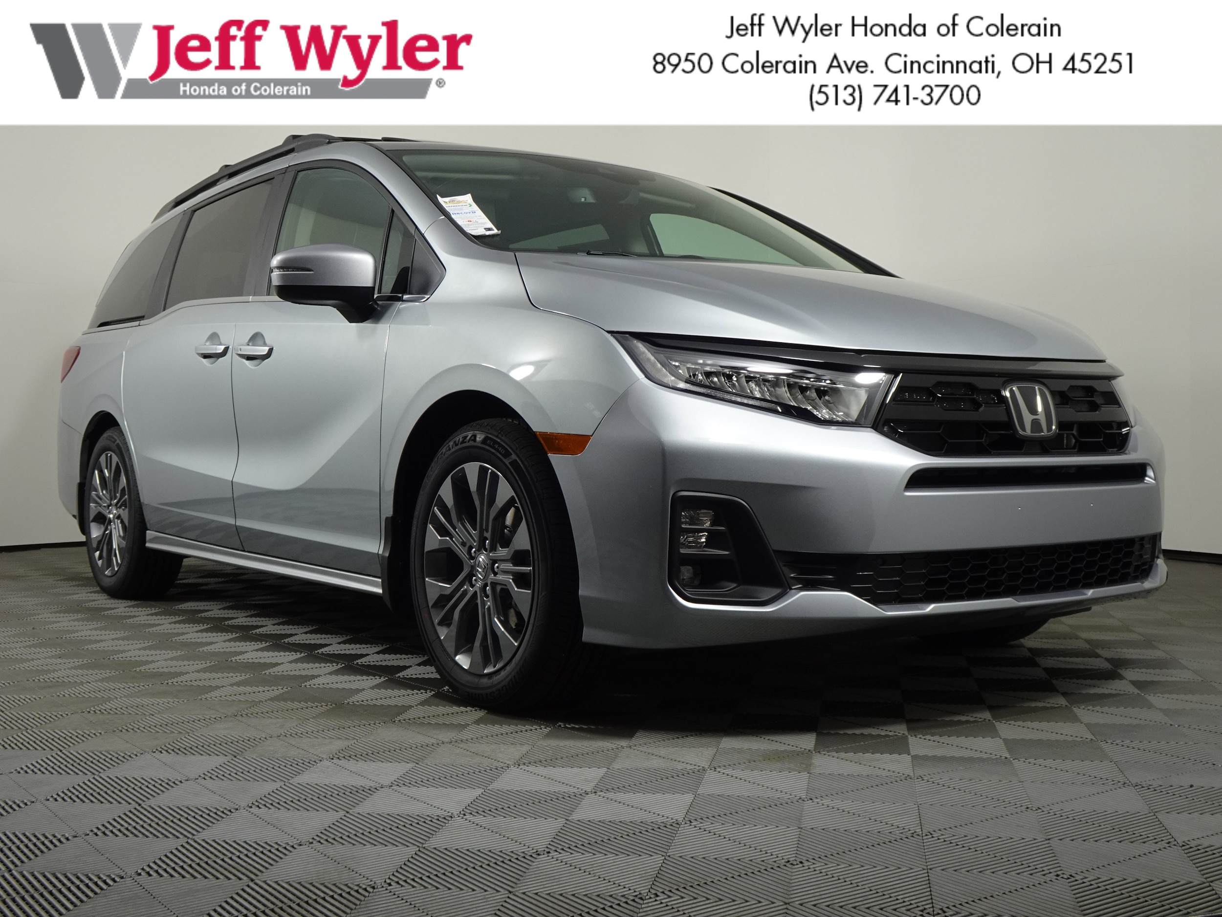 2026 Honda Odyssey Touring's photo
